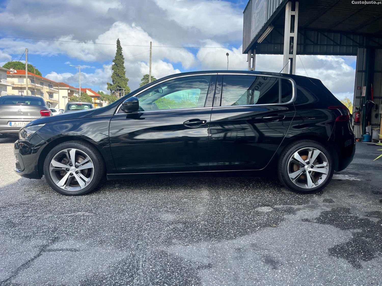 Peugeot 308 1.2 130 Allure — fotografia 15