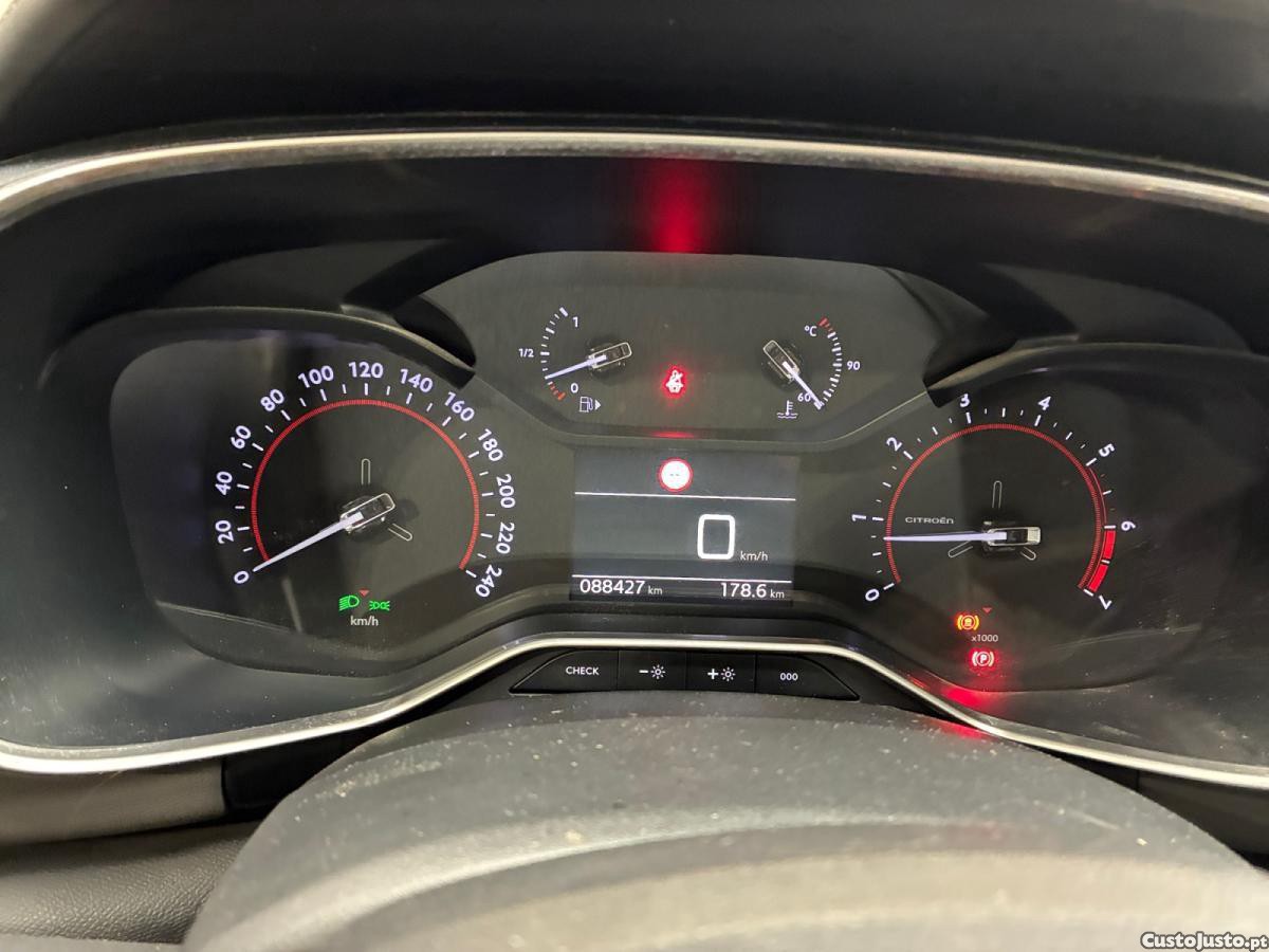 Citroën C5 Aircross 1.2 PureTech Live — fotografia 5