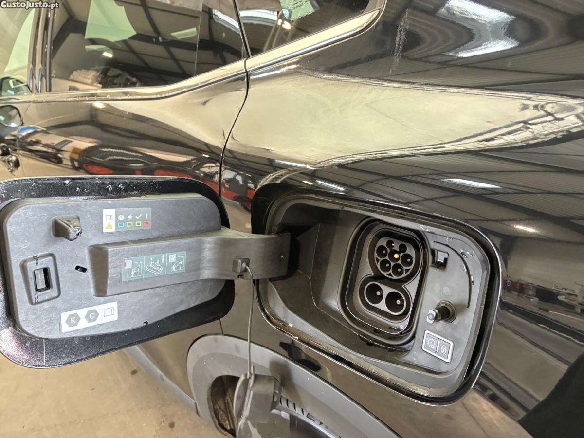 Citroën e-C4 50 kWh Shine — fotografia 2