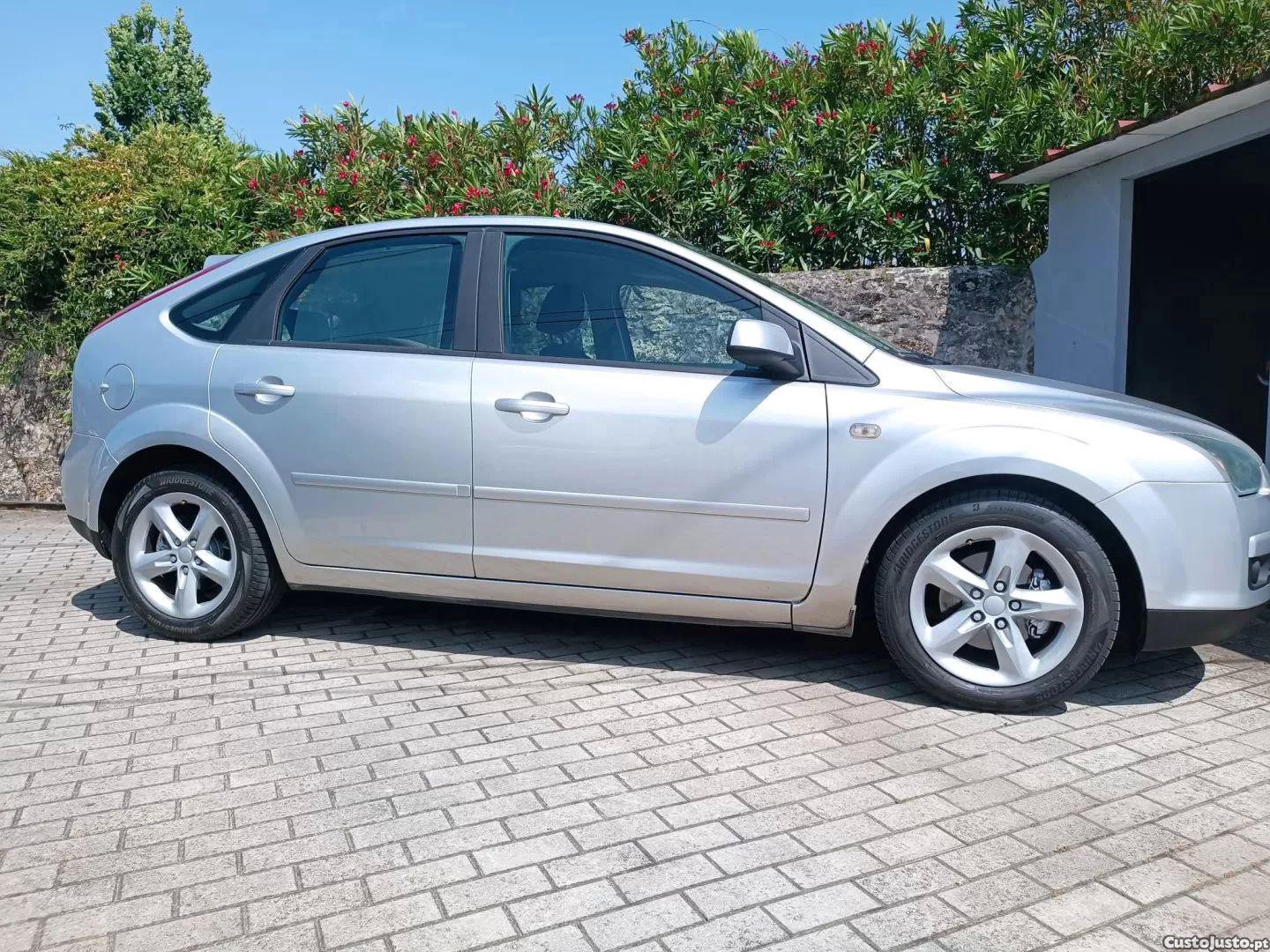 Ford Focus 1.6 tdci connection — fotografia 13