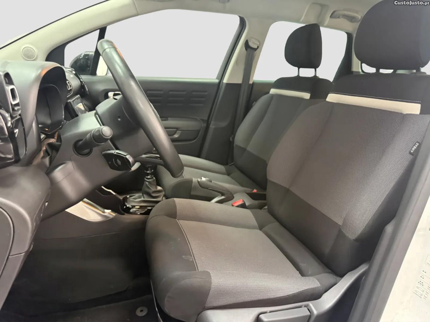 Citroën C3 Aircross 1.2 PureTech Shine — fotografia 3