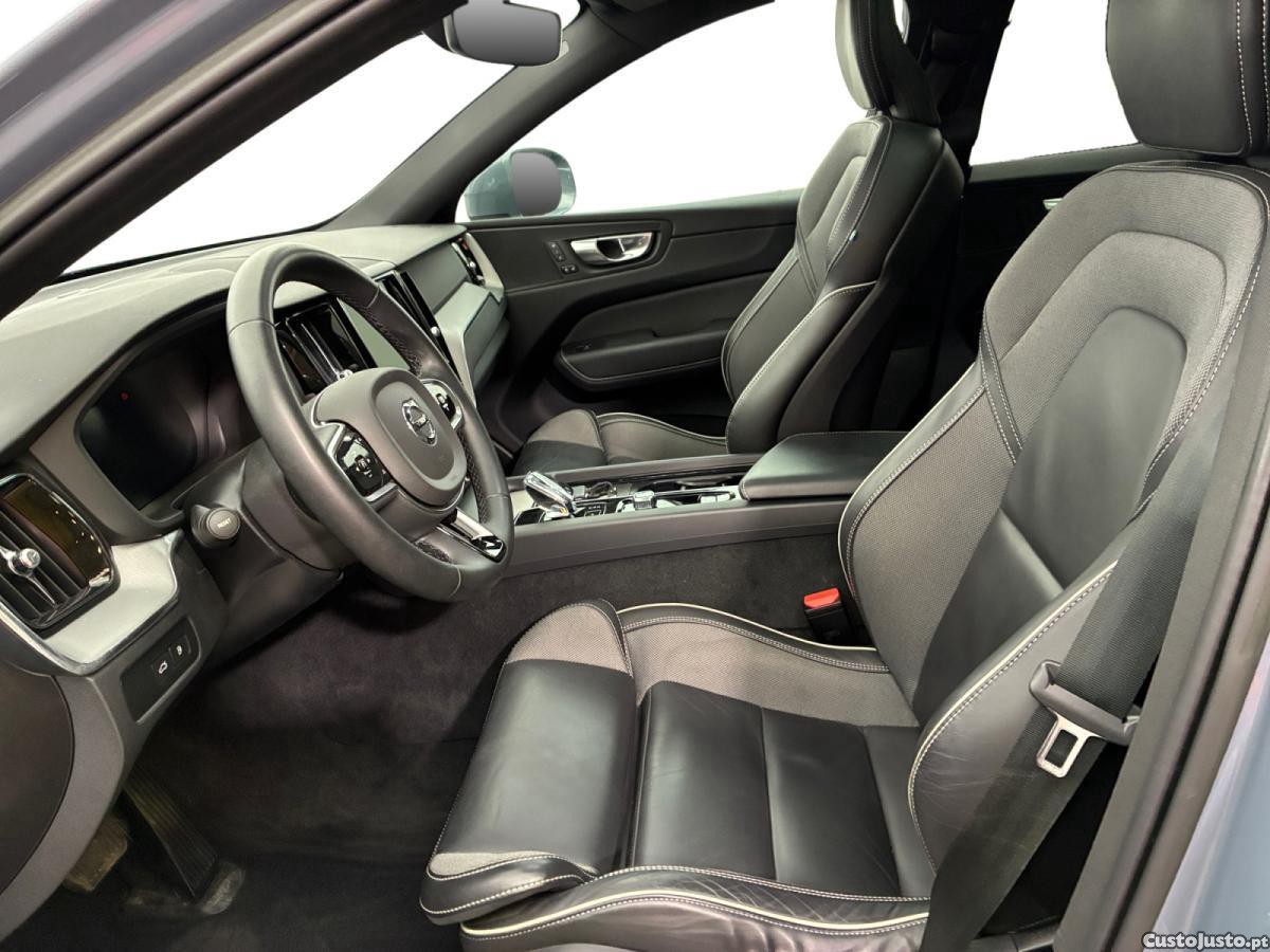 Volvo XC 60 2.0 T6 PHEV Plus Style Chrome — fotografia 11