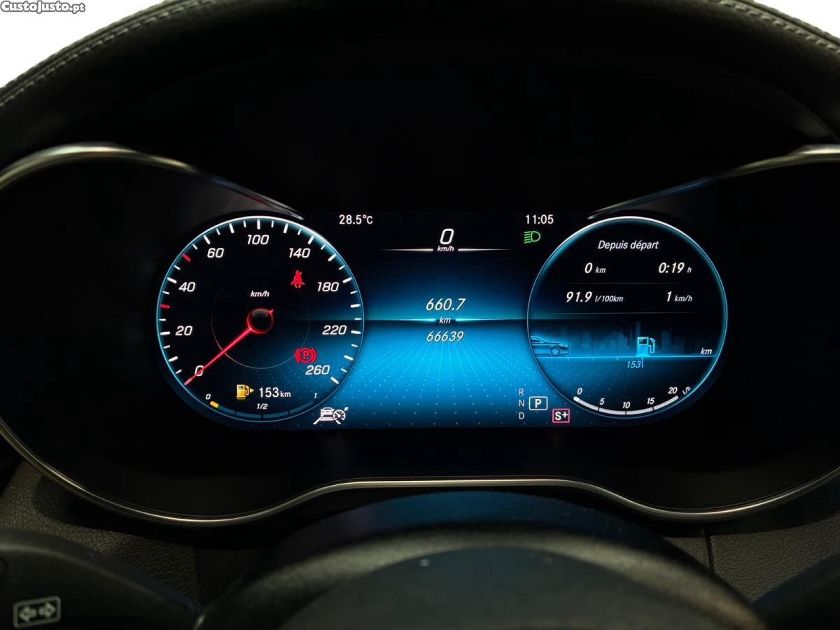 Mercedes-Benz C 220 d AMG Line — fotografia 4