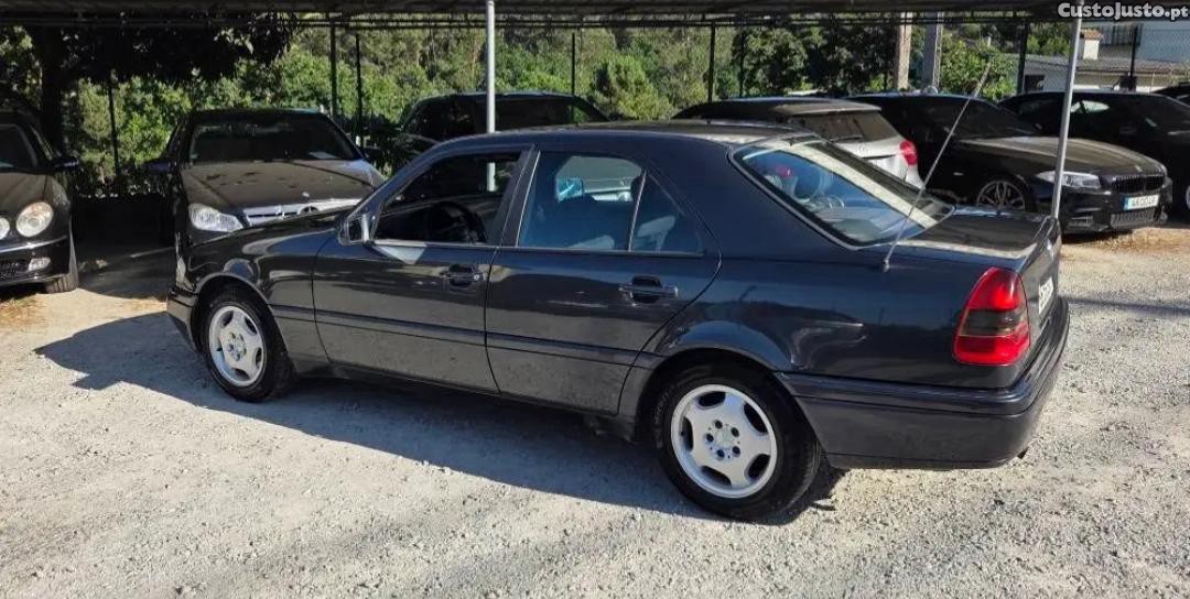 Mercedes-Benz C 200 W202 — fotografia 7