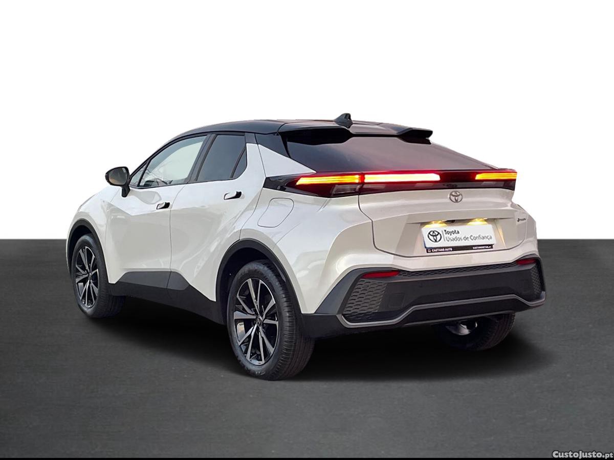 Toyota C-HR 2.0 HDF Plug-in Square Collection — fotografia 17