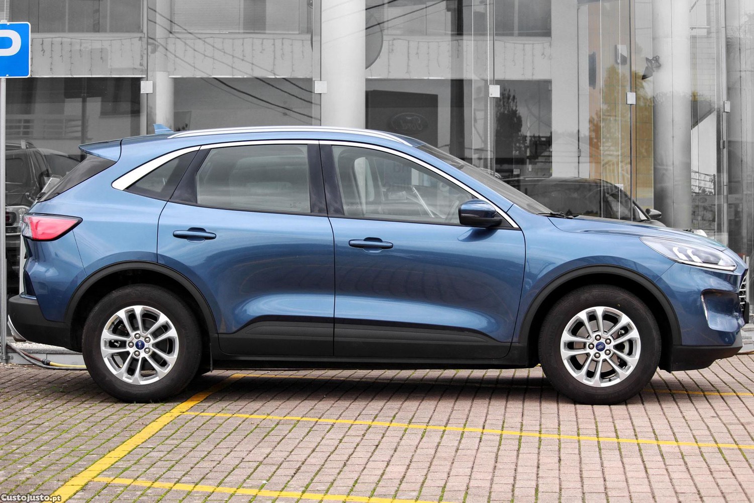 Ford Kuga 1.5 TDCi EcoBlue Titanium - 22 foto 4
