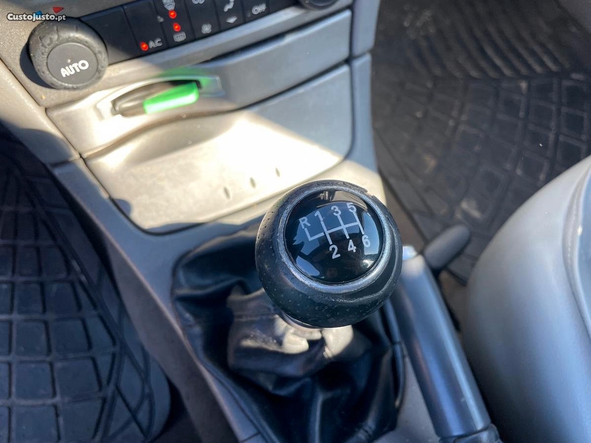 Renault Laguna 1.9 DCi — fotografia 4