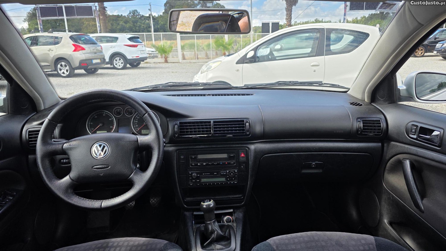 Volkswagen Passat Variant 1.9 TDI 100cv — fotografia 5