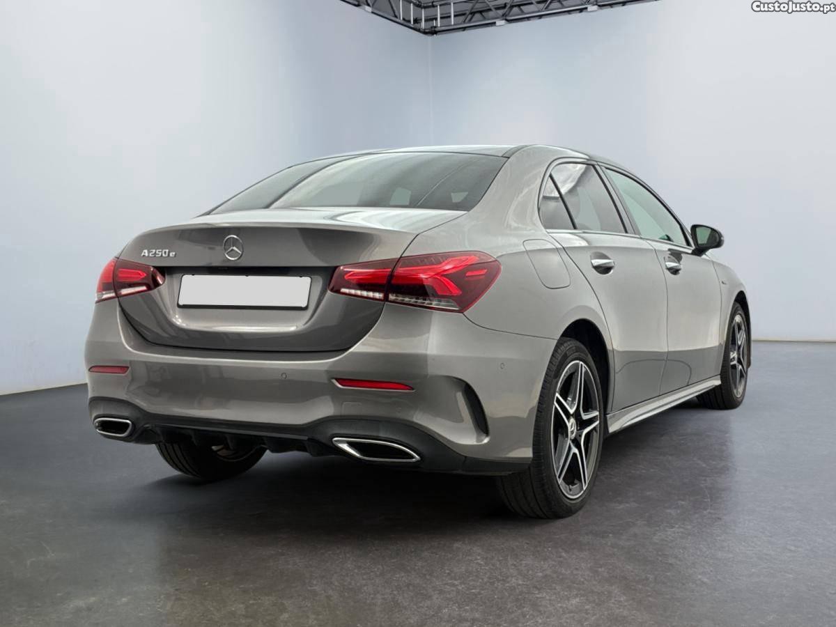 Mercedes-Benz A 250 e AMG Line — fotografia 10