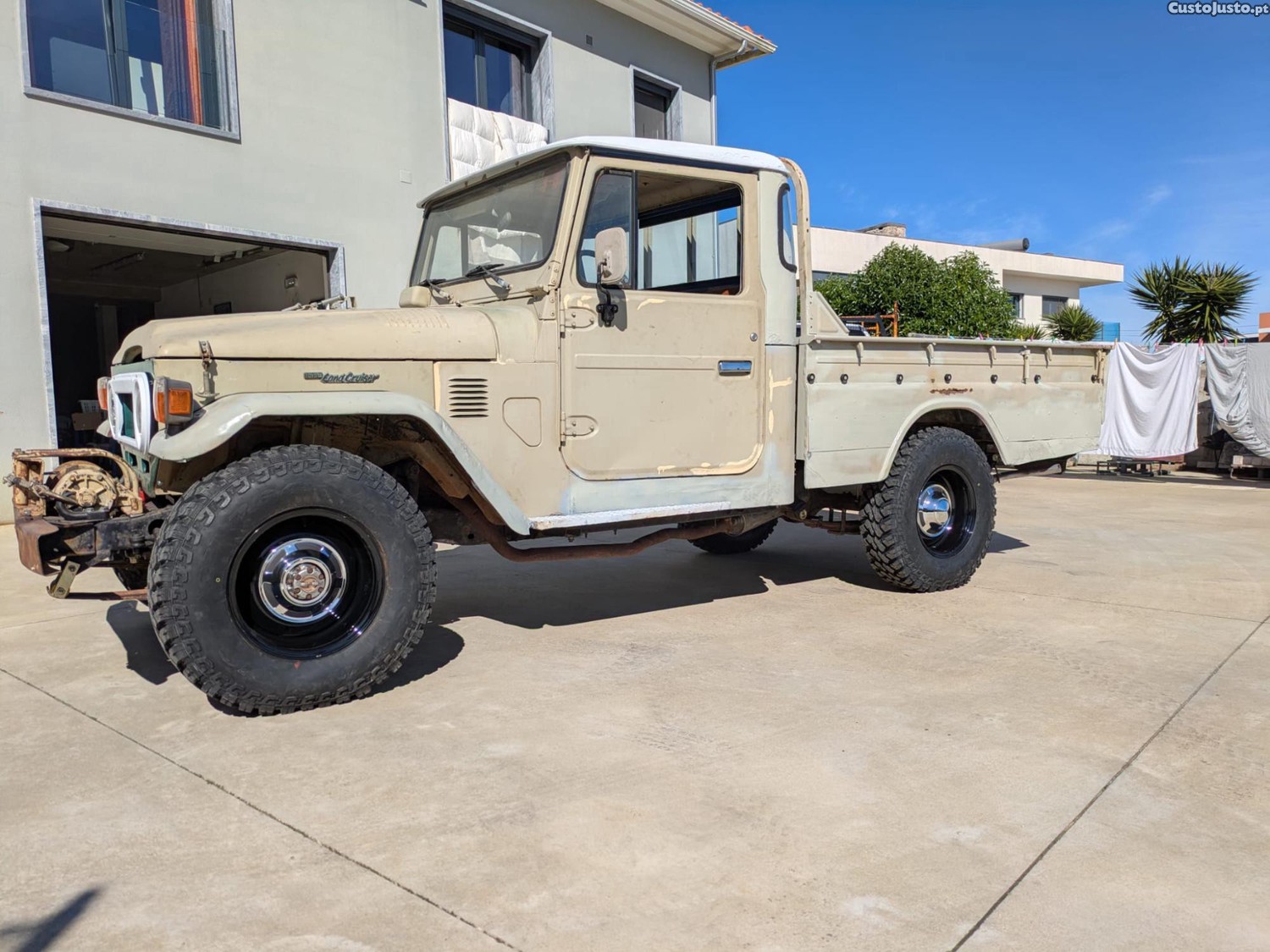 Toyota Land Cruiser HJ45 foto 2