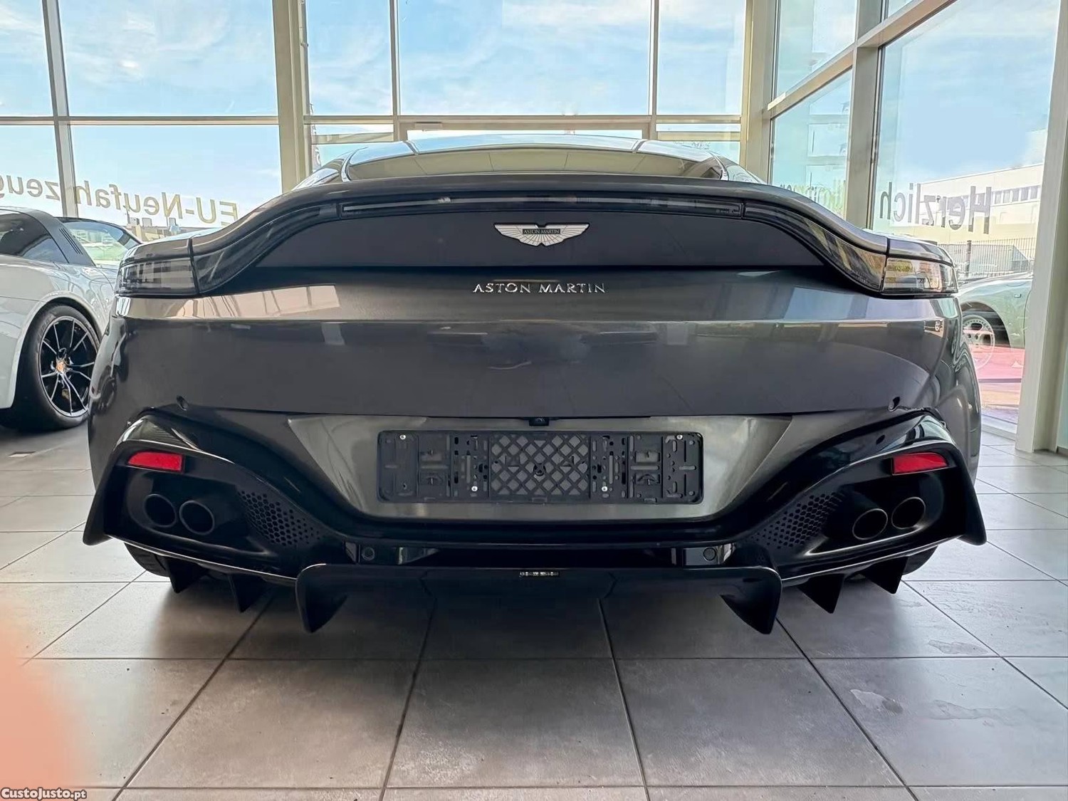 Aston Martin  V8 - 20 — photo 3
