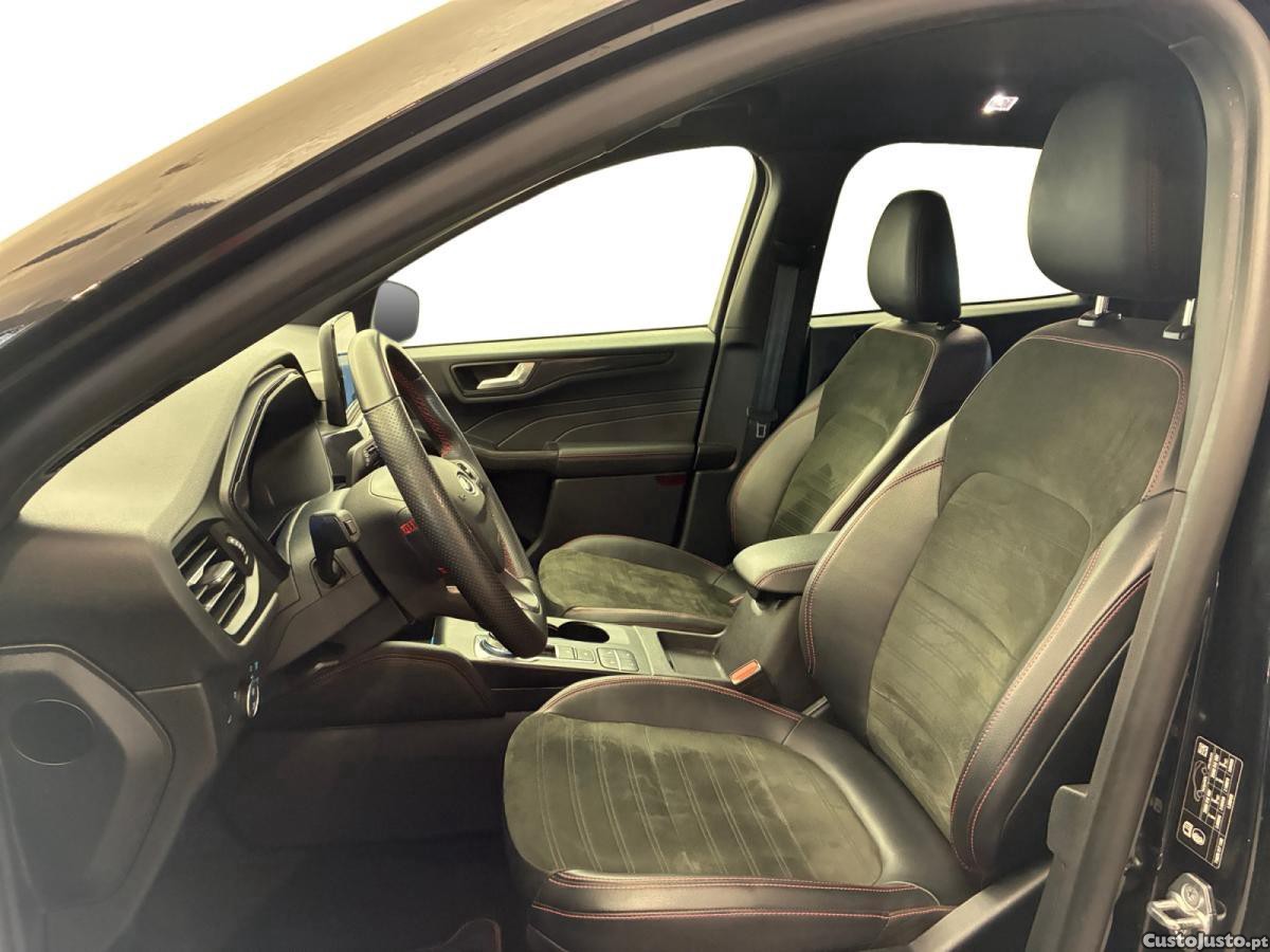 Ford Kuga 2.5 FlexiFuel FHEV ST-Line — fotografia 8