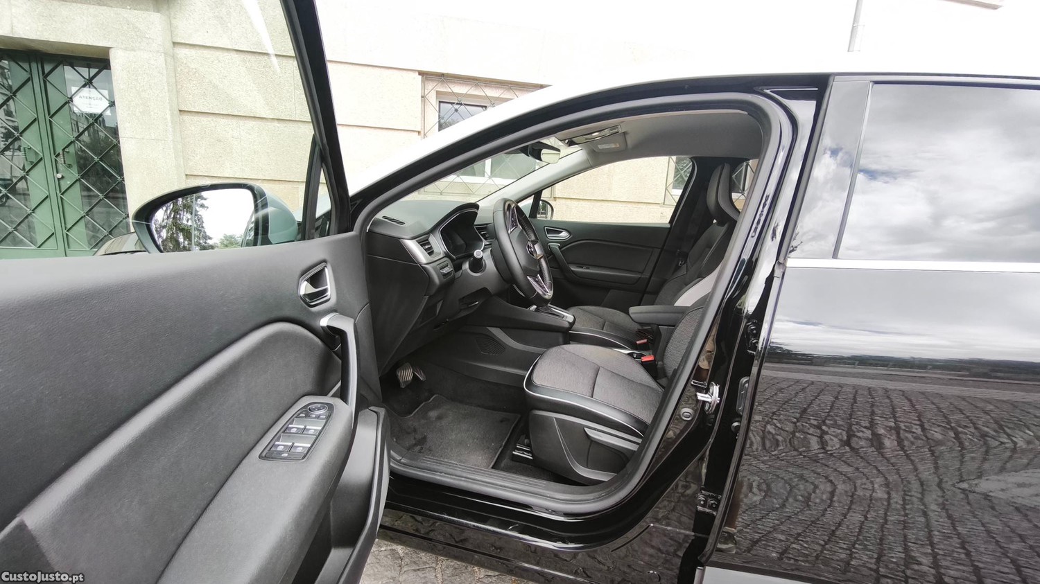 Renault Captur CAPTUR 1.3 TCE EXCLUSIVE EDC — fotografia 11