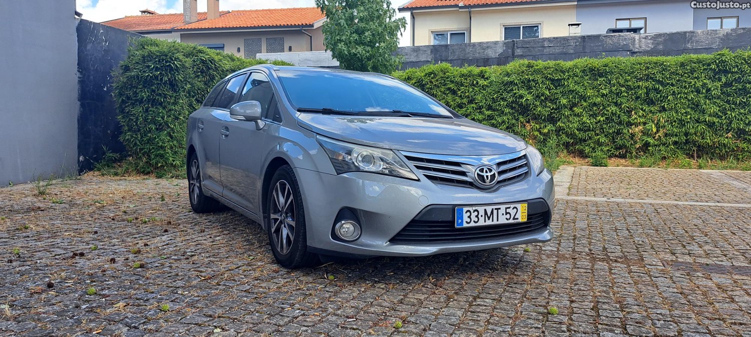 Toyota Avensis SW 2.0 D-4D Luxury + Navi 124 cv (nacional) — fotografia 8