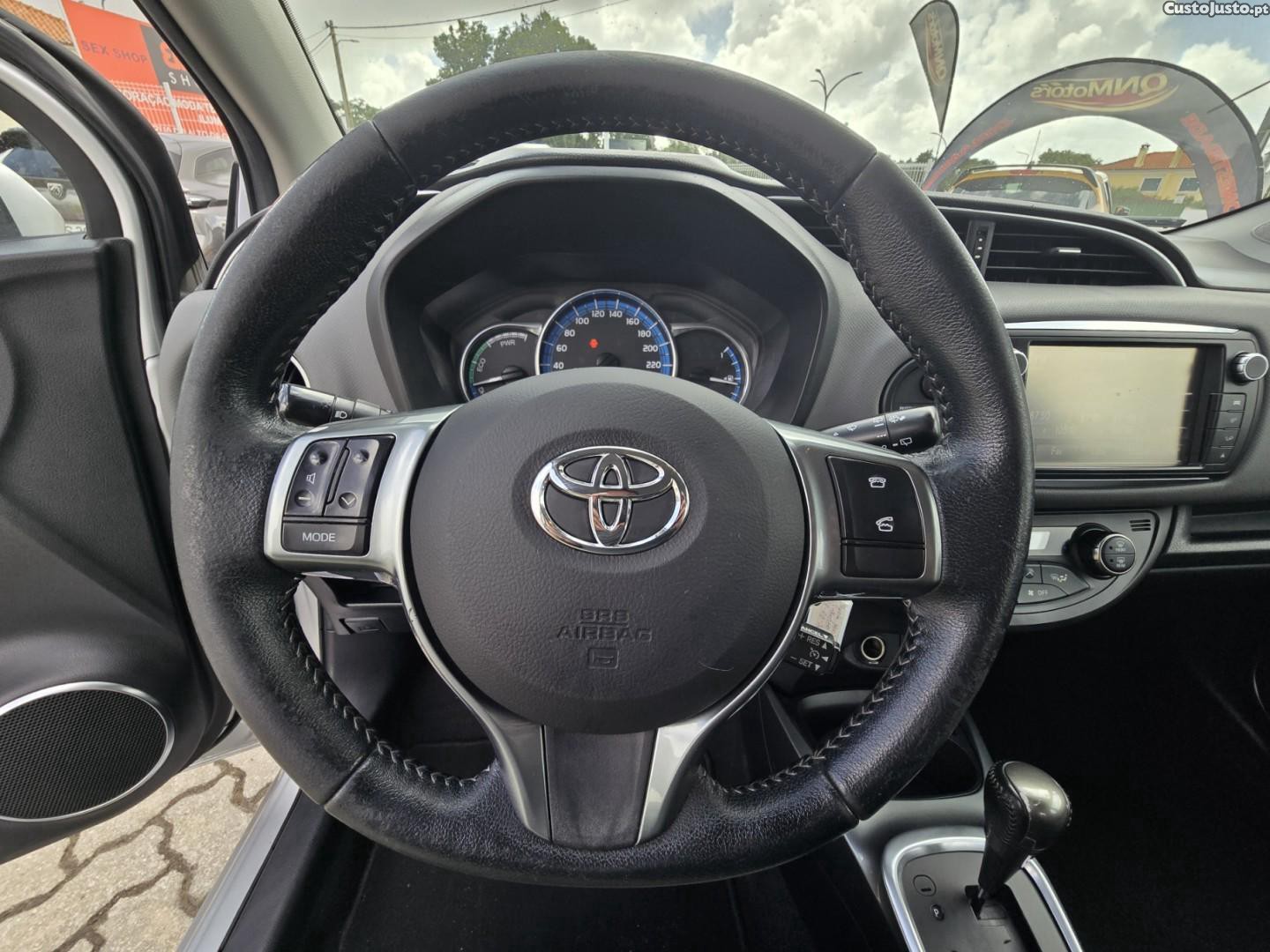 Toyota Yaris 1.5 HSD Comfort — fotografia 4