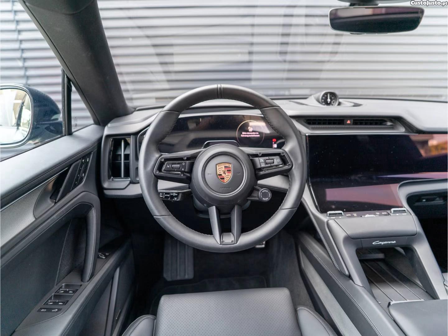 Porsche Cayenne Eletric — fotografia 15