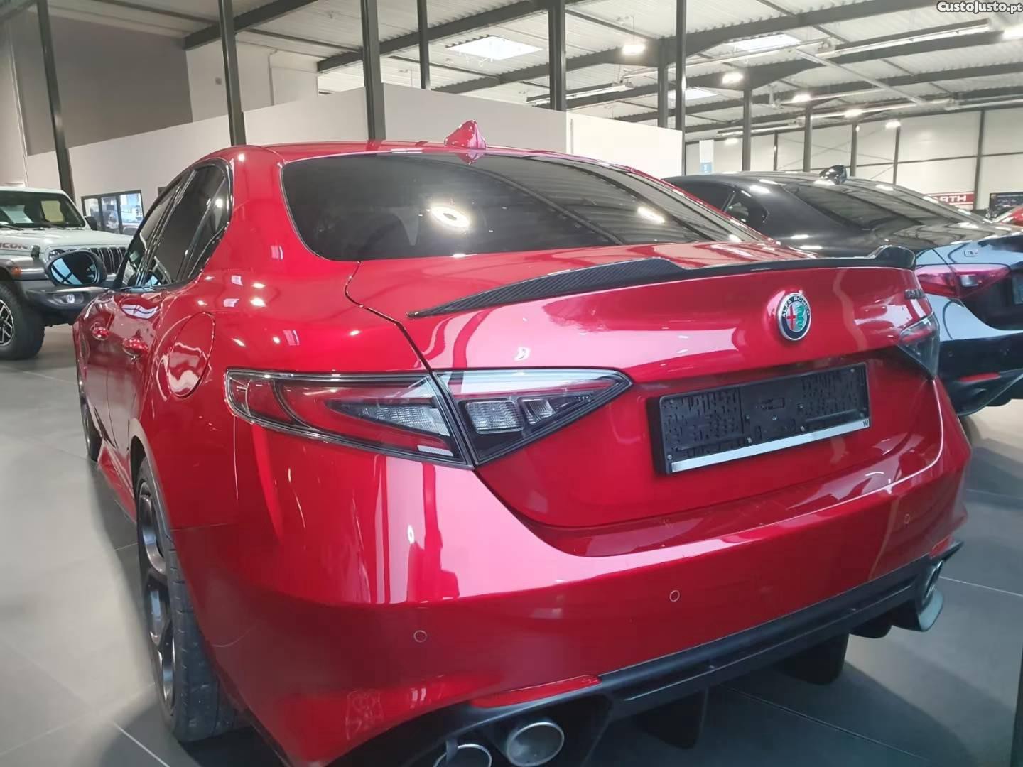 Alfa Romeo Giulia 2.9 Bi-Turbo Quadrifoglio AT8 - 22 foto 3