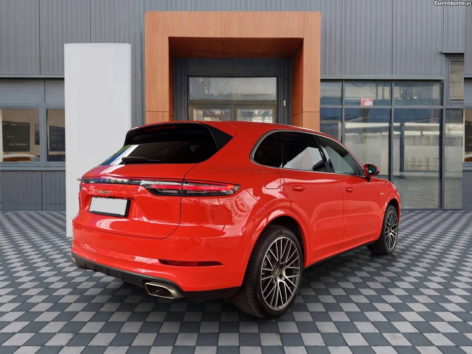 Porsche Cayenne E-Hybrid Sport Design — fotografia 18
