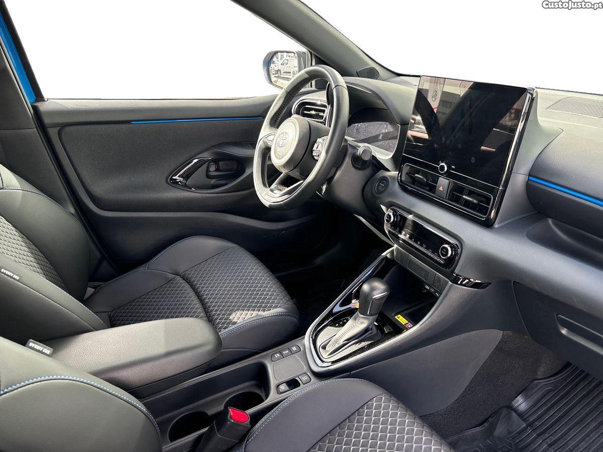Toyota Yaris 1.5 HDF Premier Edition — fotografia 8