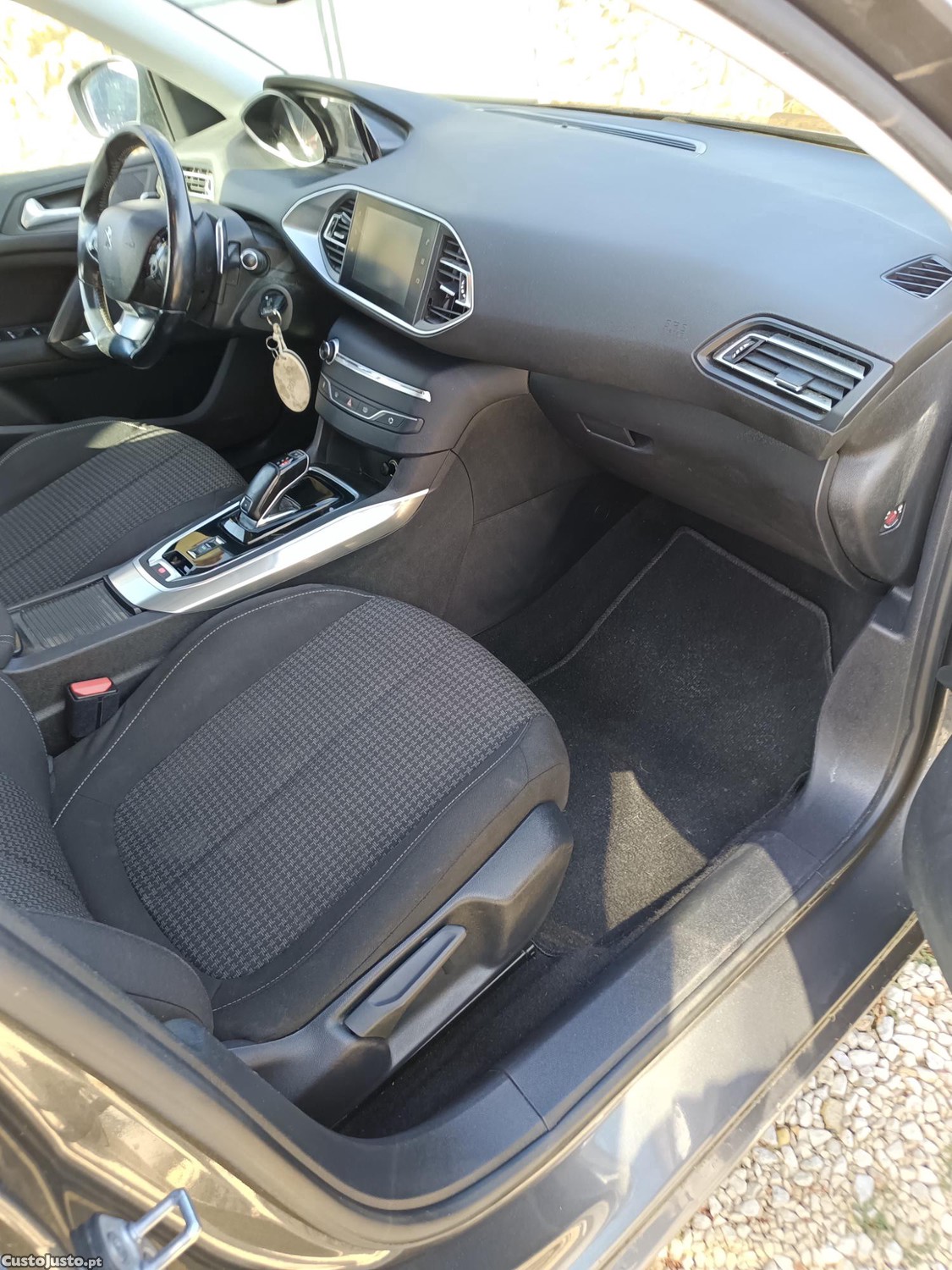 Peugeot 308 W — fotografia 2