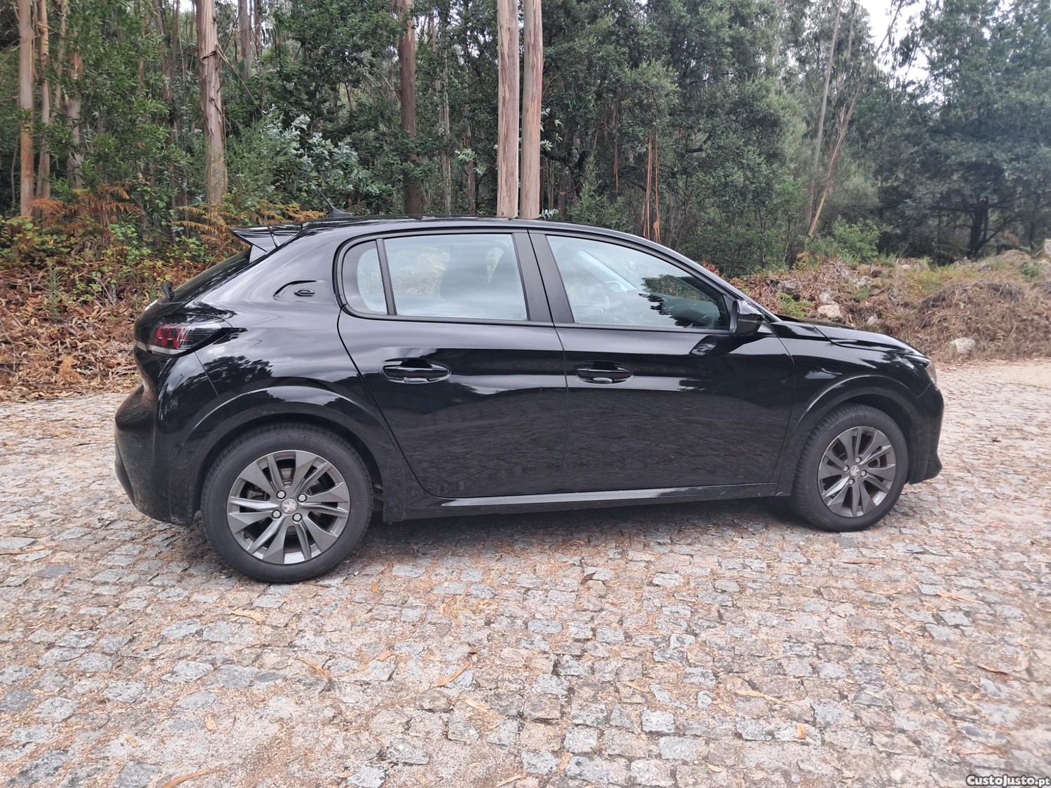 Peugeot e-208 Elétrico — fotografia 3
