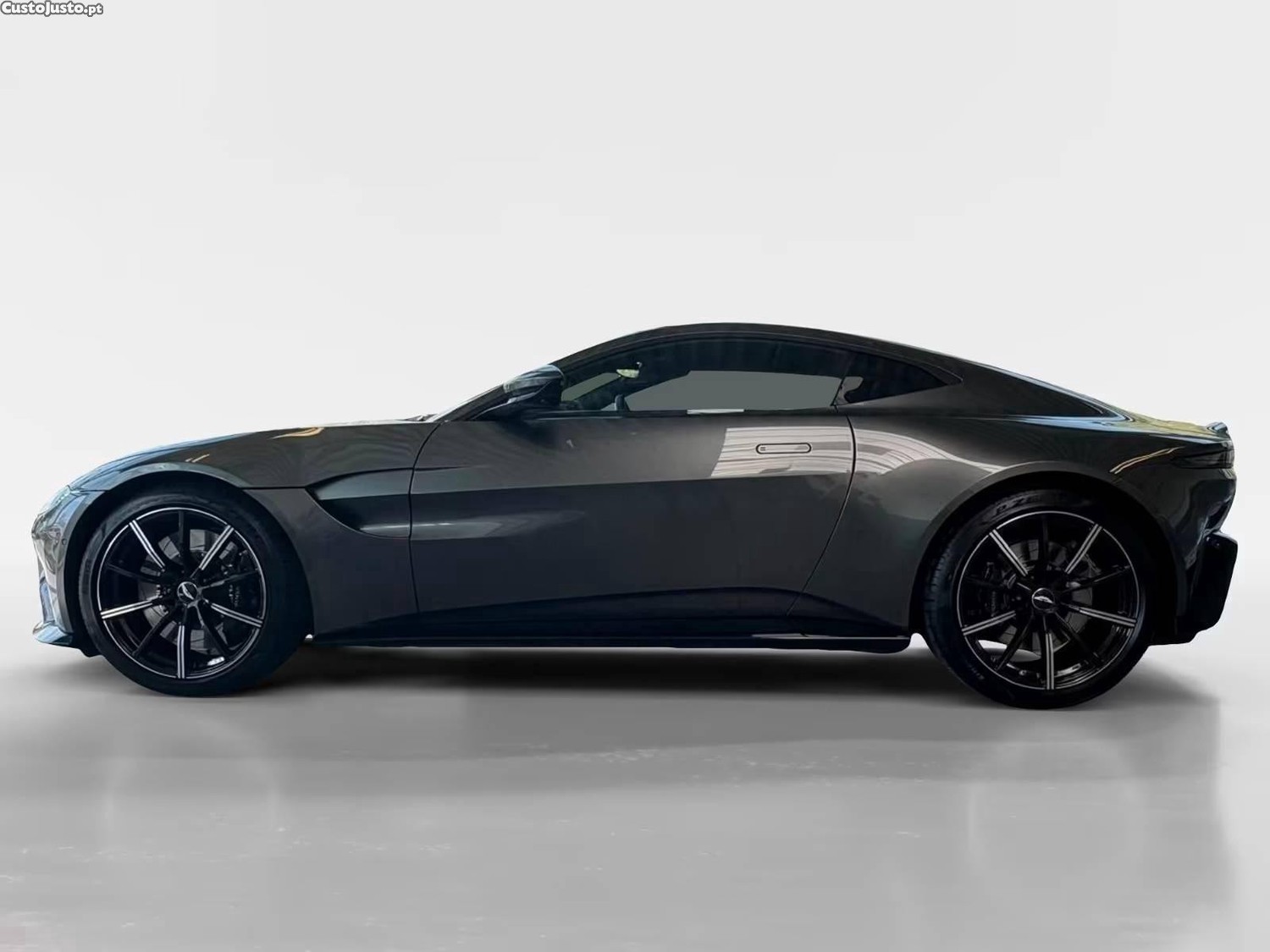 Aston Martin  V8 - 20 — photo 2