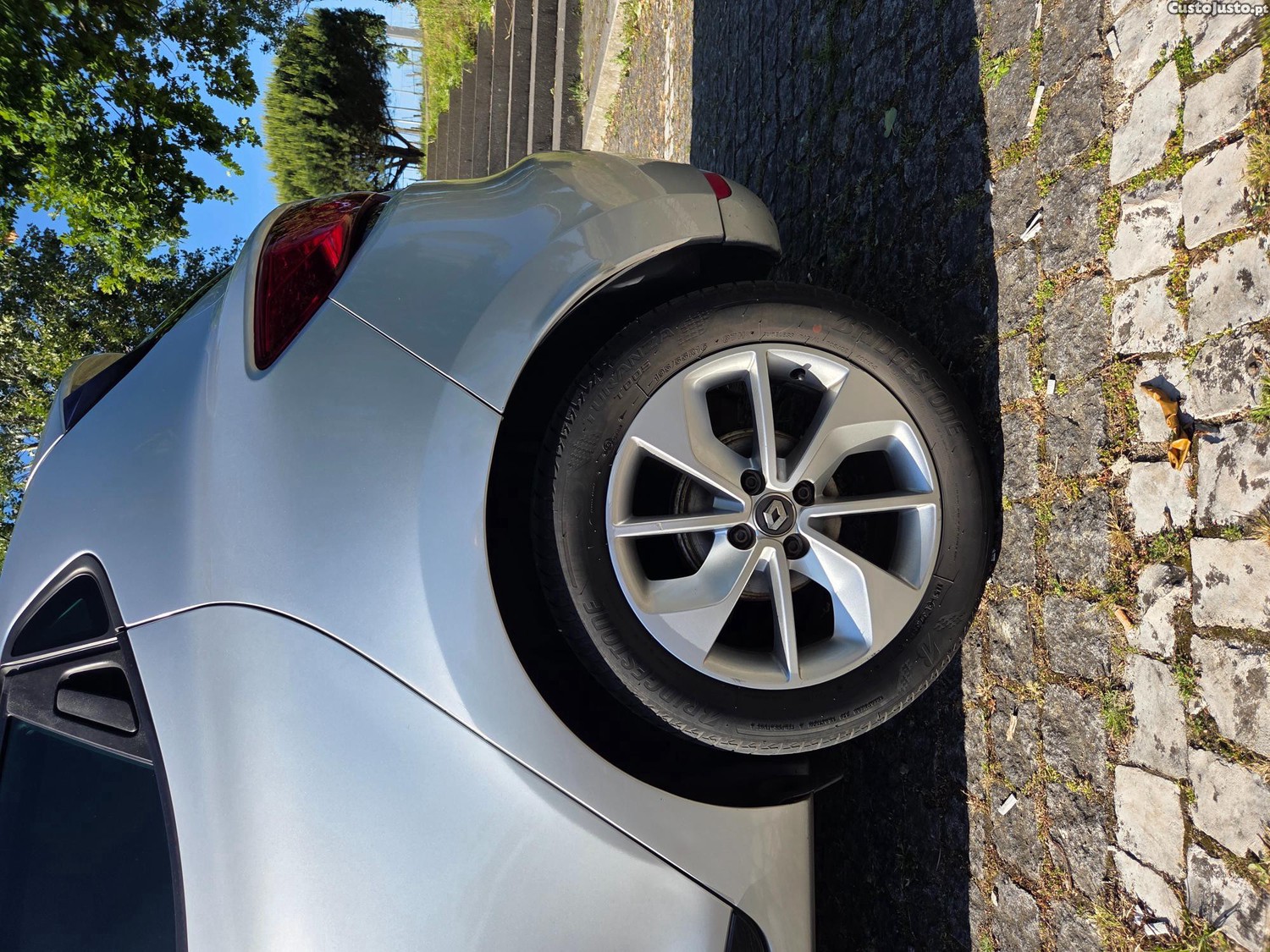 Renault Clio 1.5 dCi Limited — fotografia 6
