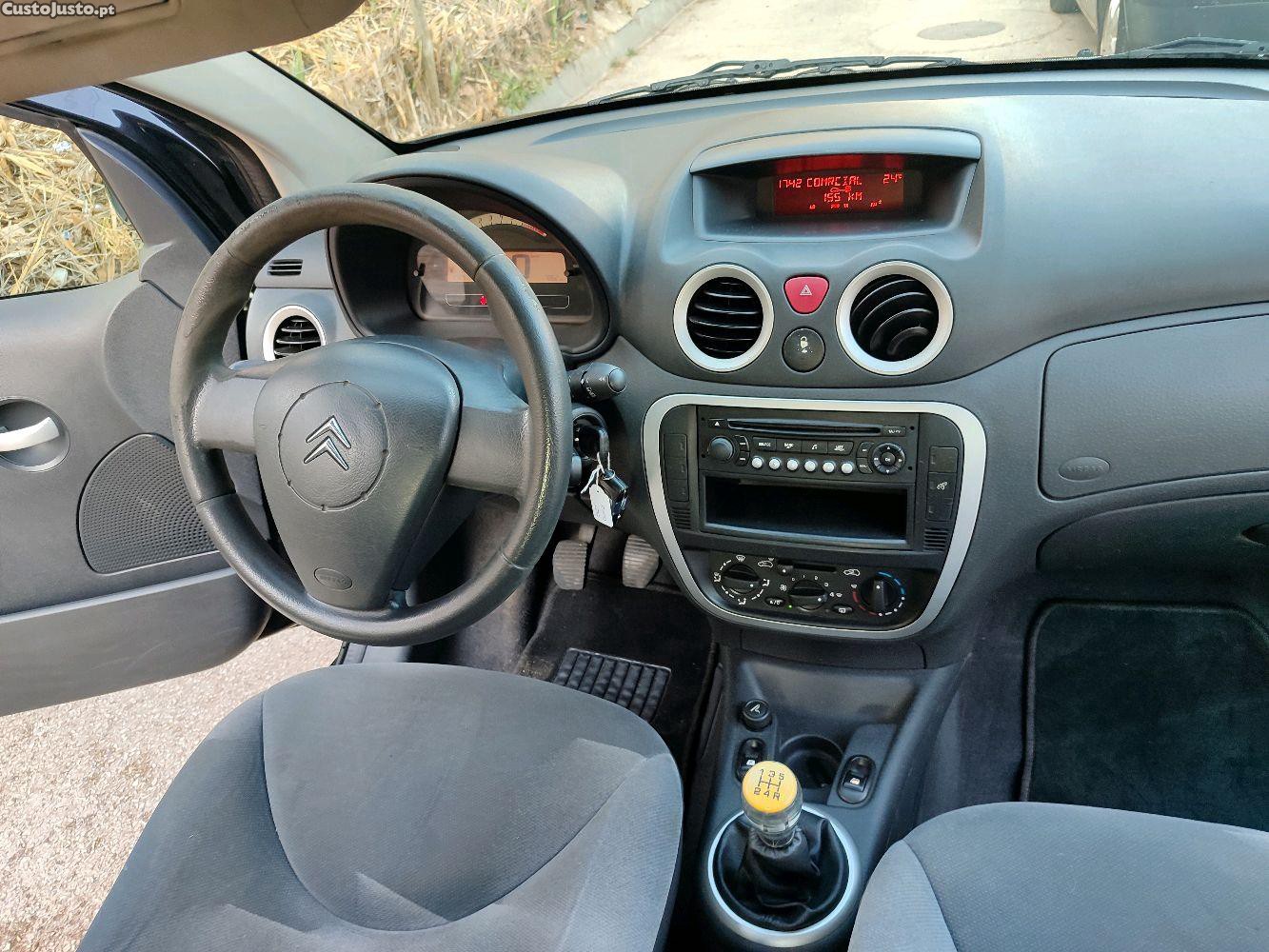 Citroën C2 1.1 Confort — fotografia 2