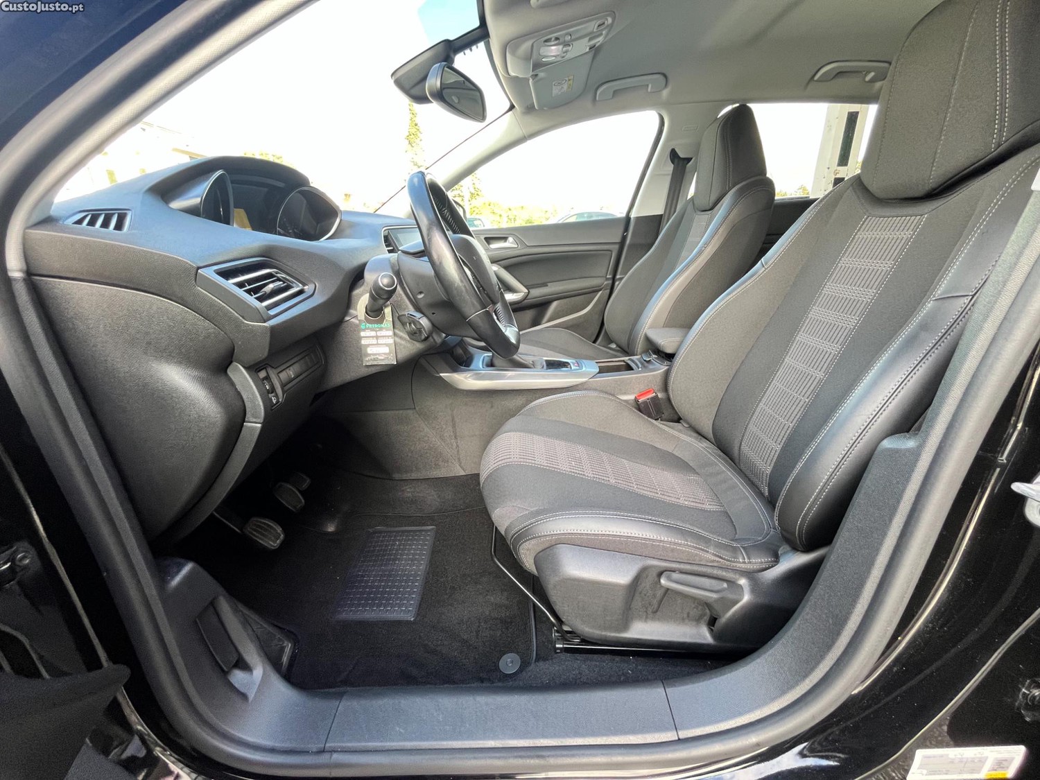 Peugeot 308 1.2 130 Allure — fotografia 9