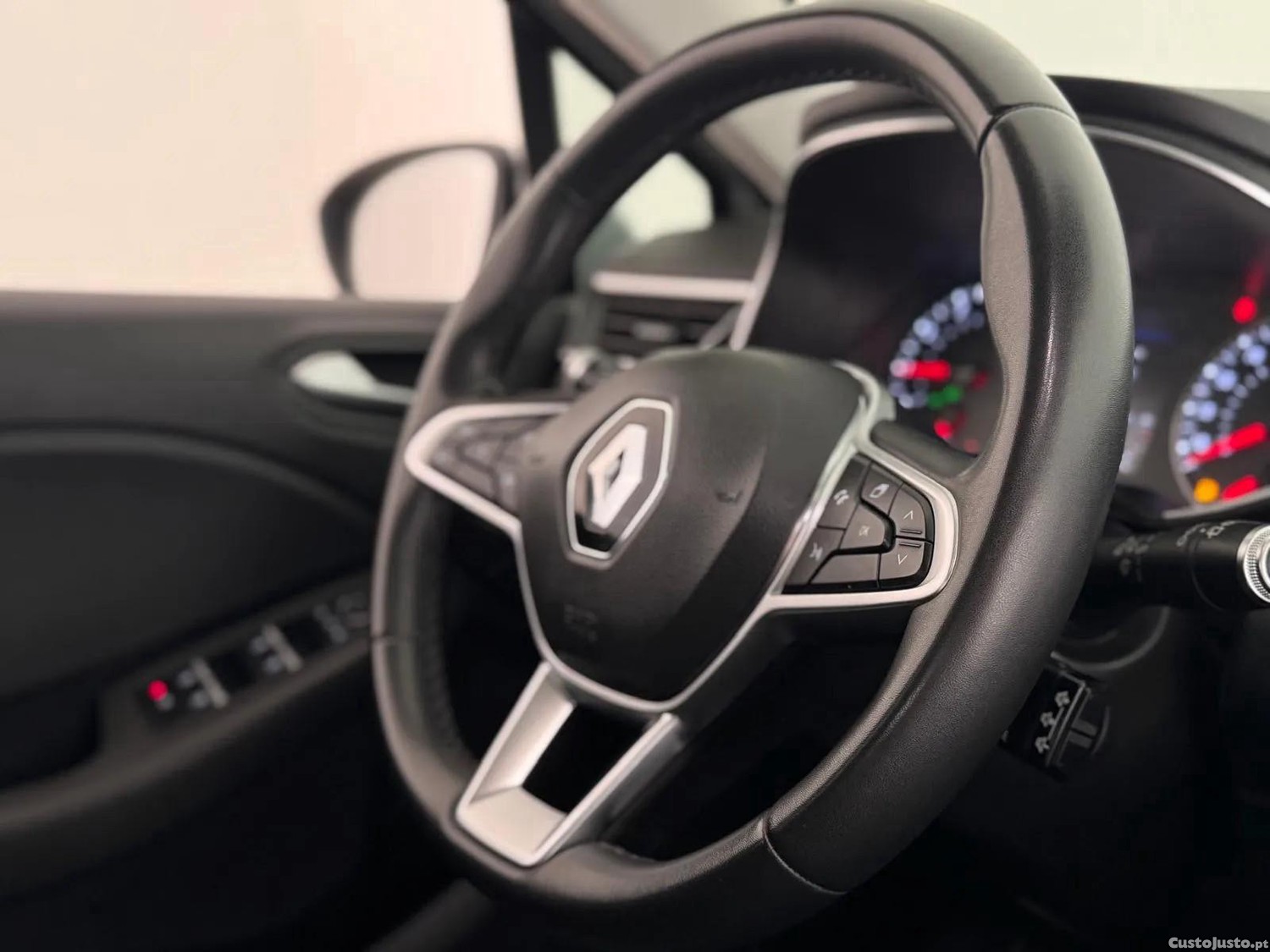 Renault Clio 1.0 Tce Corporate Edition — fotografia 10