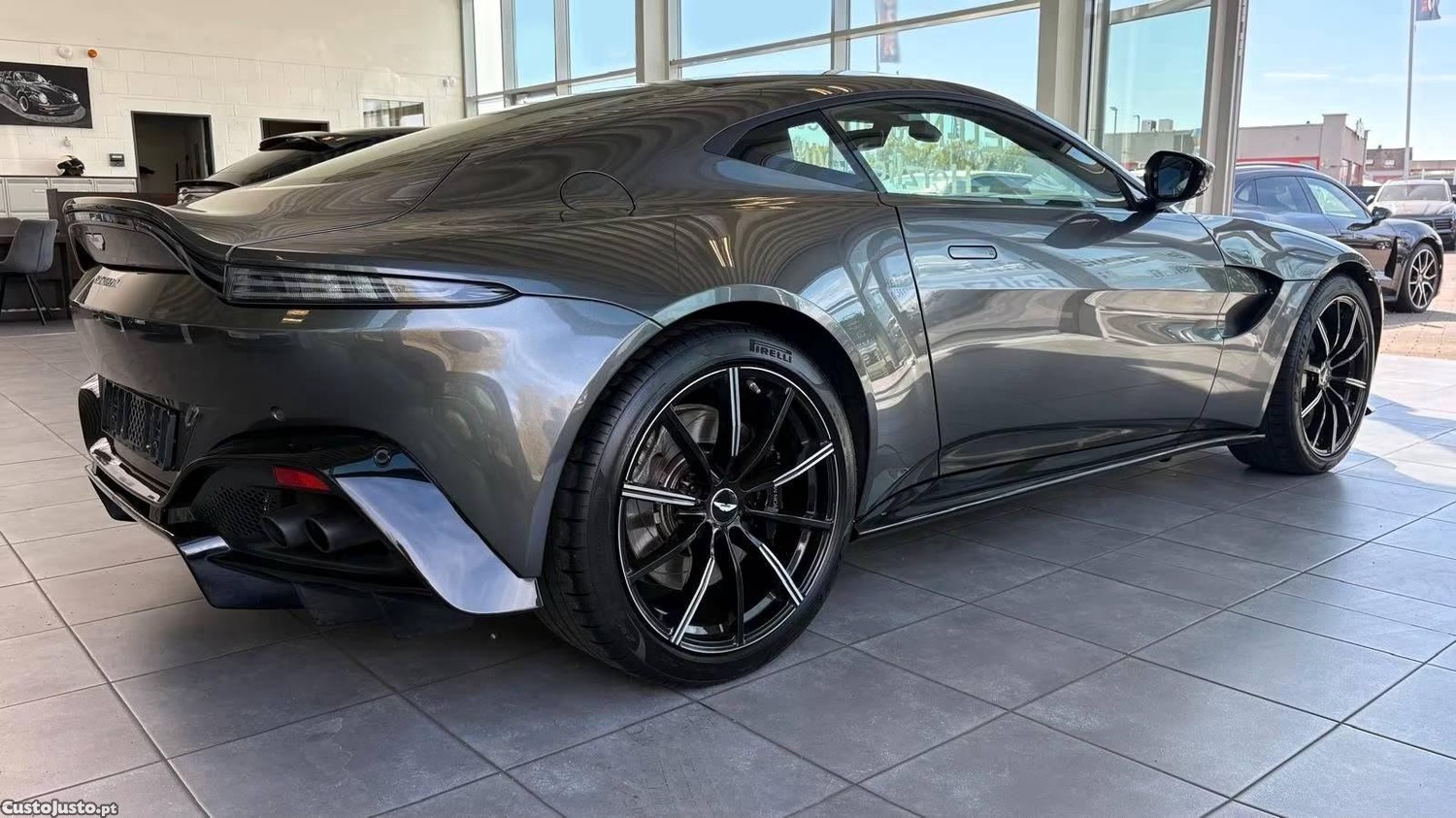 Aston Martin  V8 - 20 — photo 4