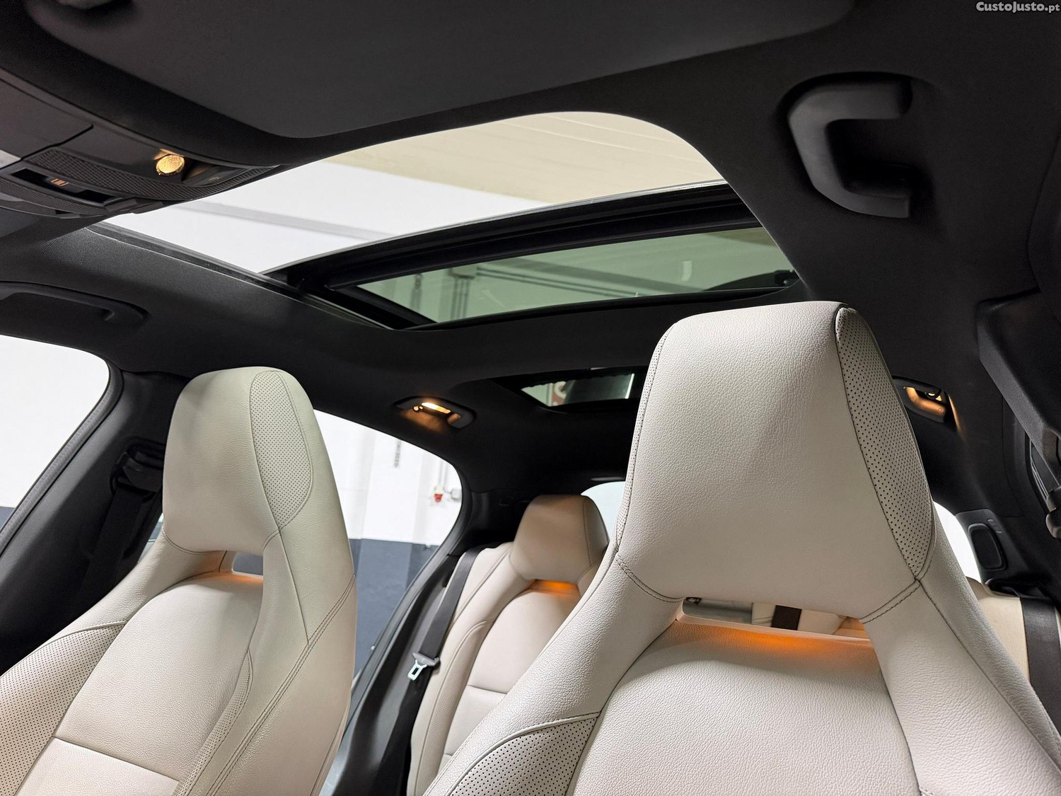Mercedes-Benz GLA 220 CDI 7G-DCT AMG Line — fotografia 18
