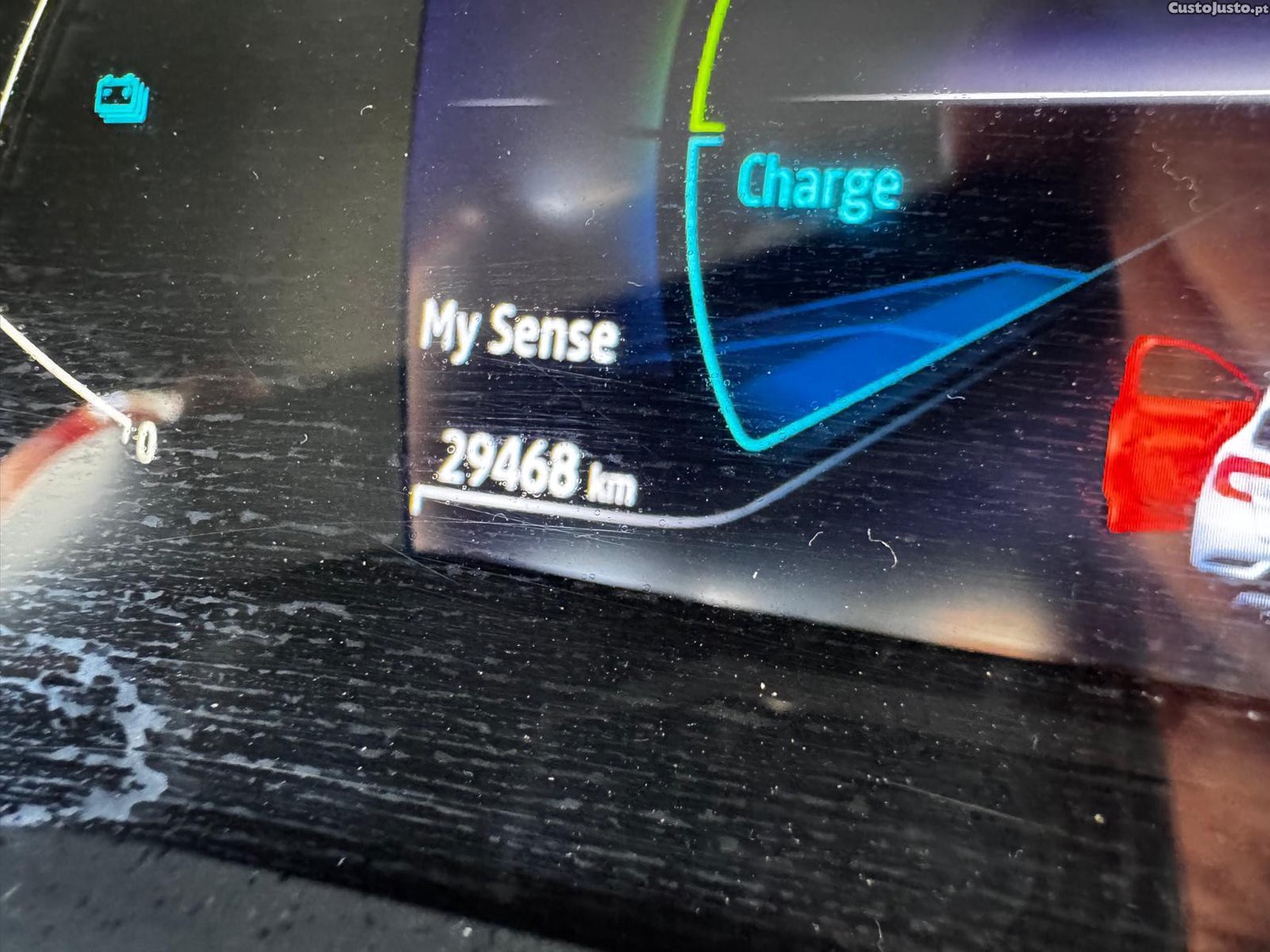 Renault Captur (E-Tech Hybrid) — fotografia 4