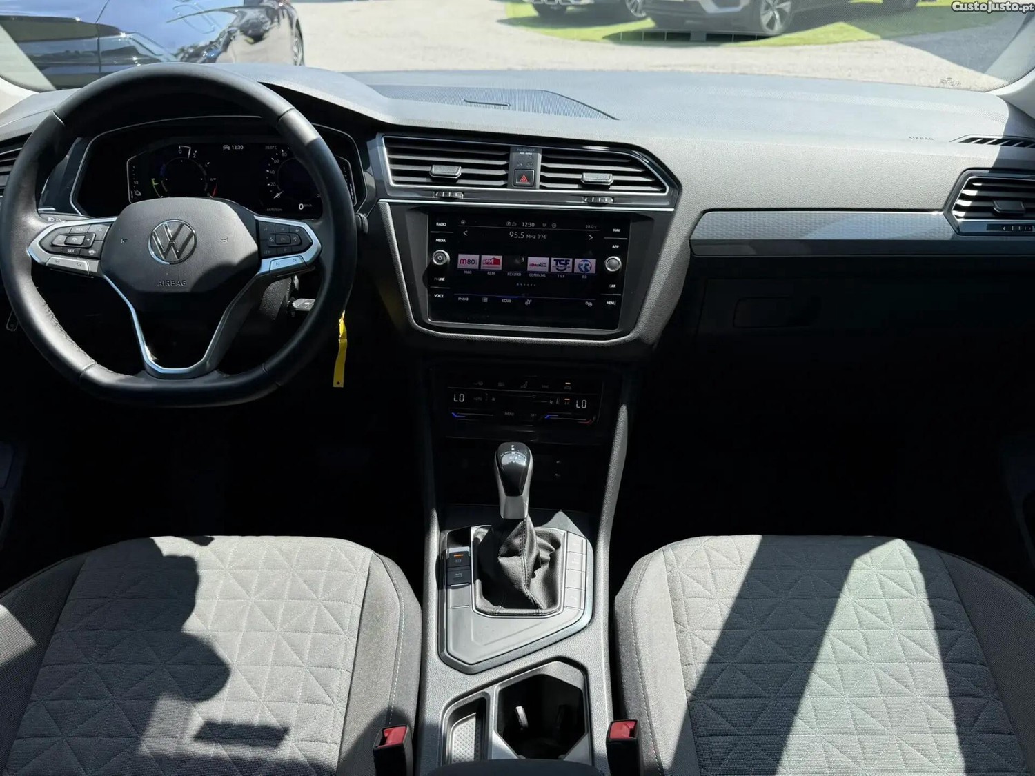 Volkswagen Tiguan 1.4 TSI eHybrid Life DSG — fotografia 13