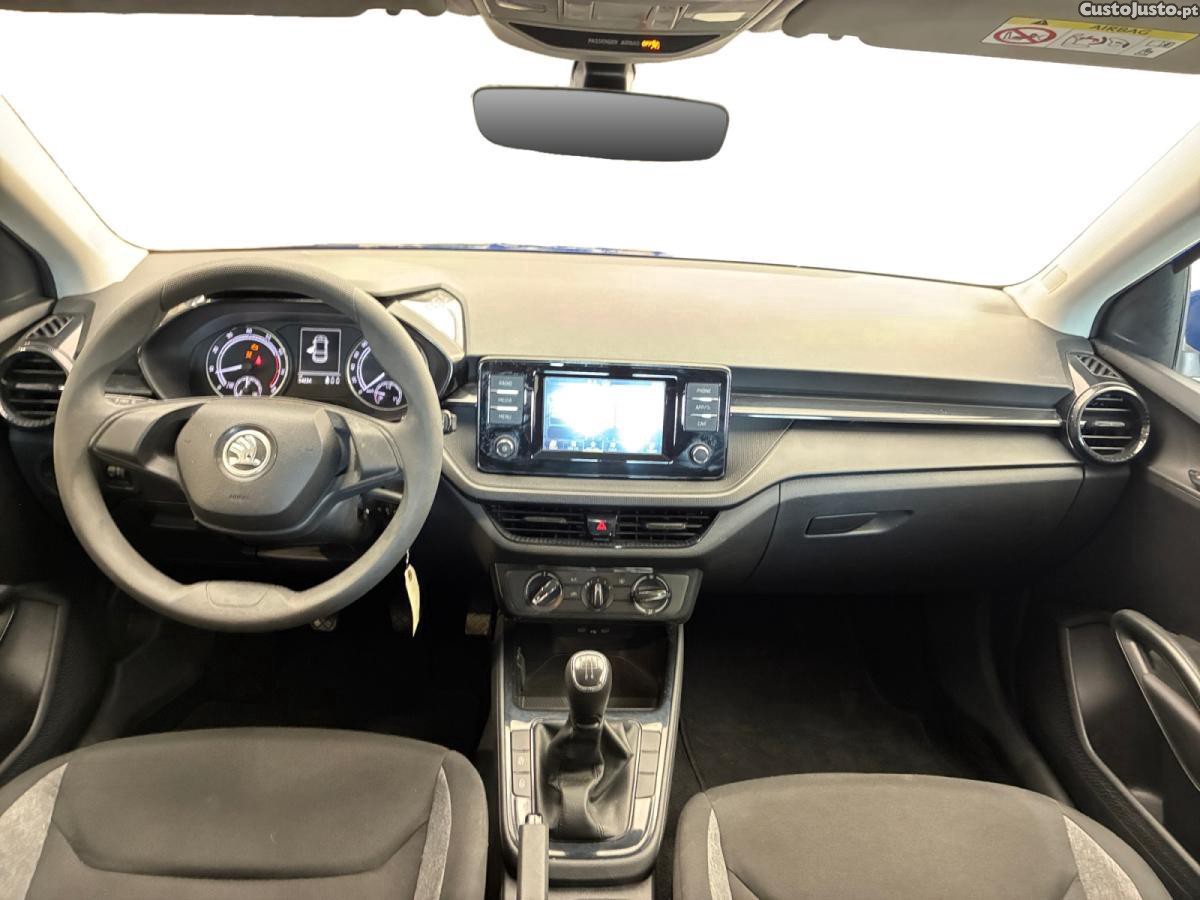 Skoda Fabia 1.0 Active — fotografia 6