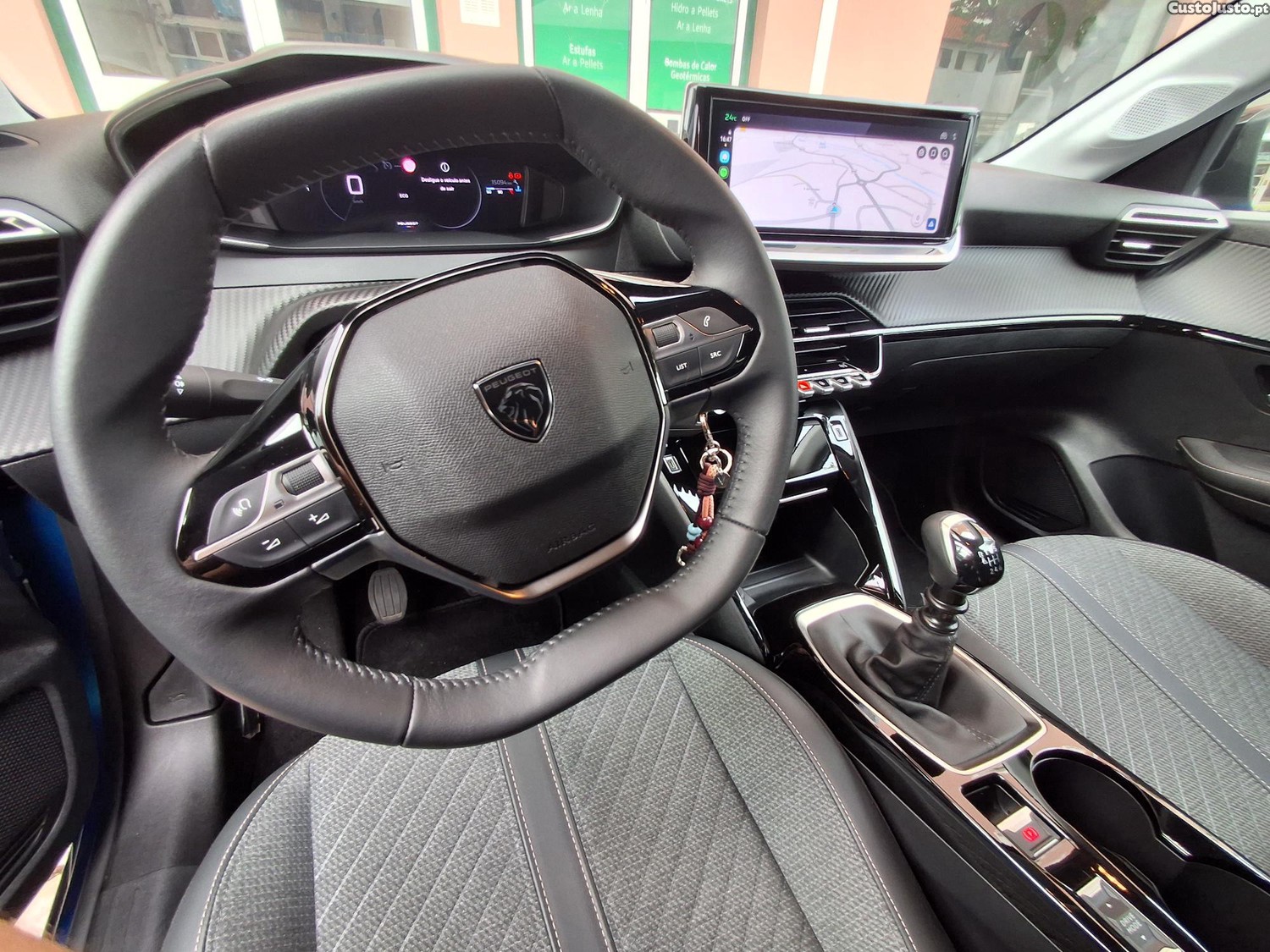 Peugeot 208 ALLURE — fotografia 6