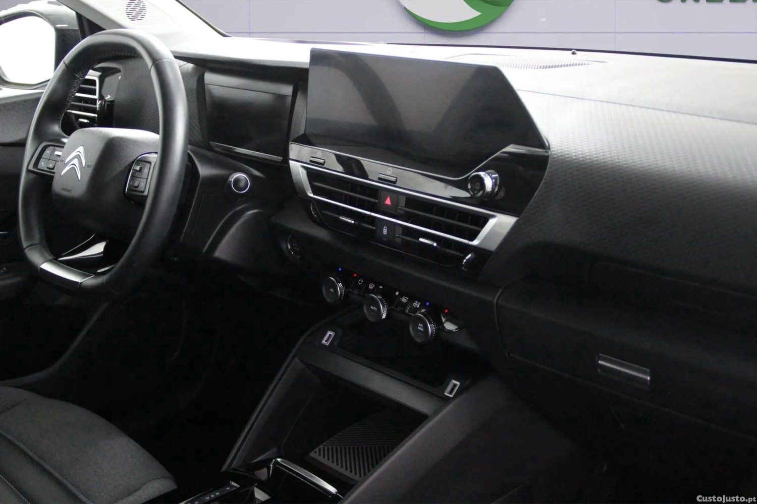 Citroën e-C4 50 kWh Shine — fotografia 8