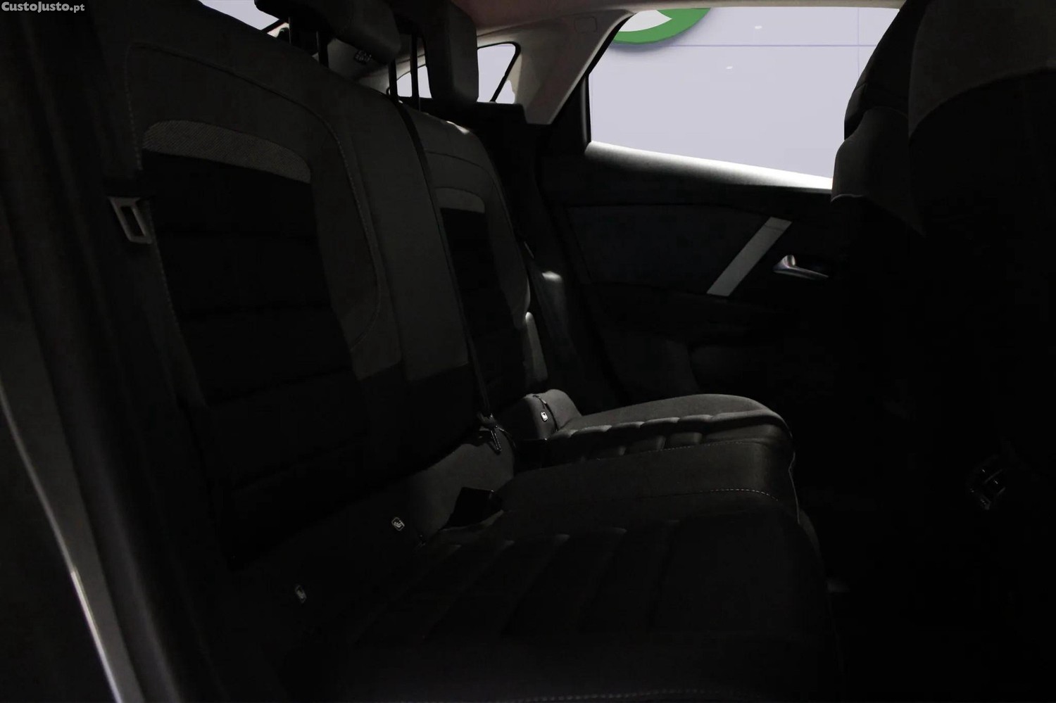 Citroën e-C4 50 kWh Standard Plus — fotografia 3