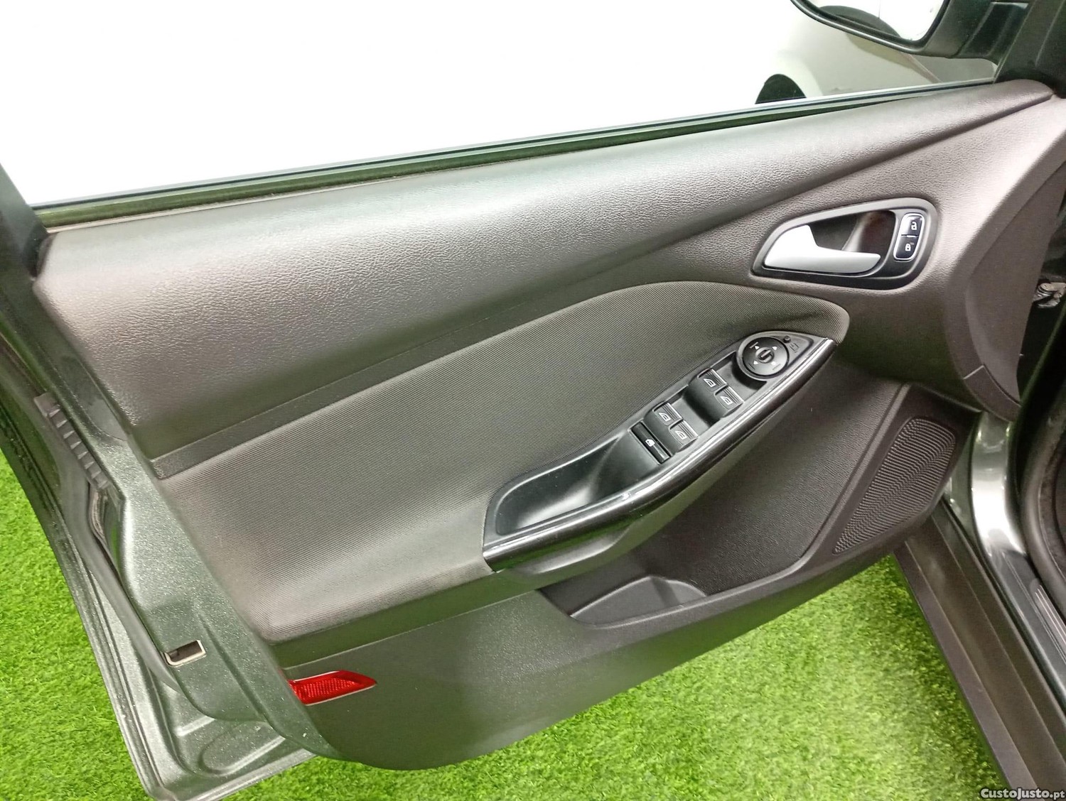 Ford Focus 1.0 SCTi ST-Line — fotografia 17