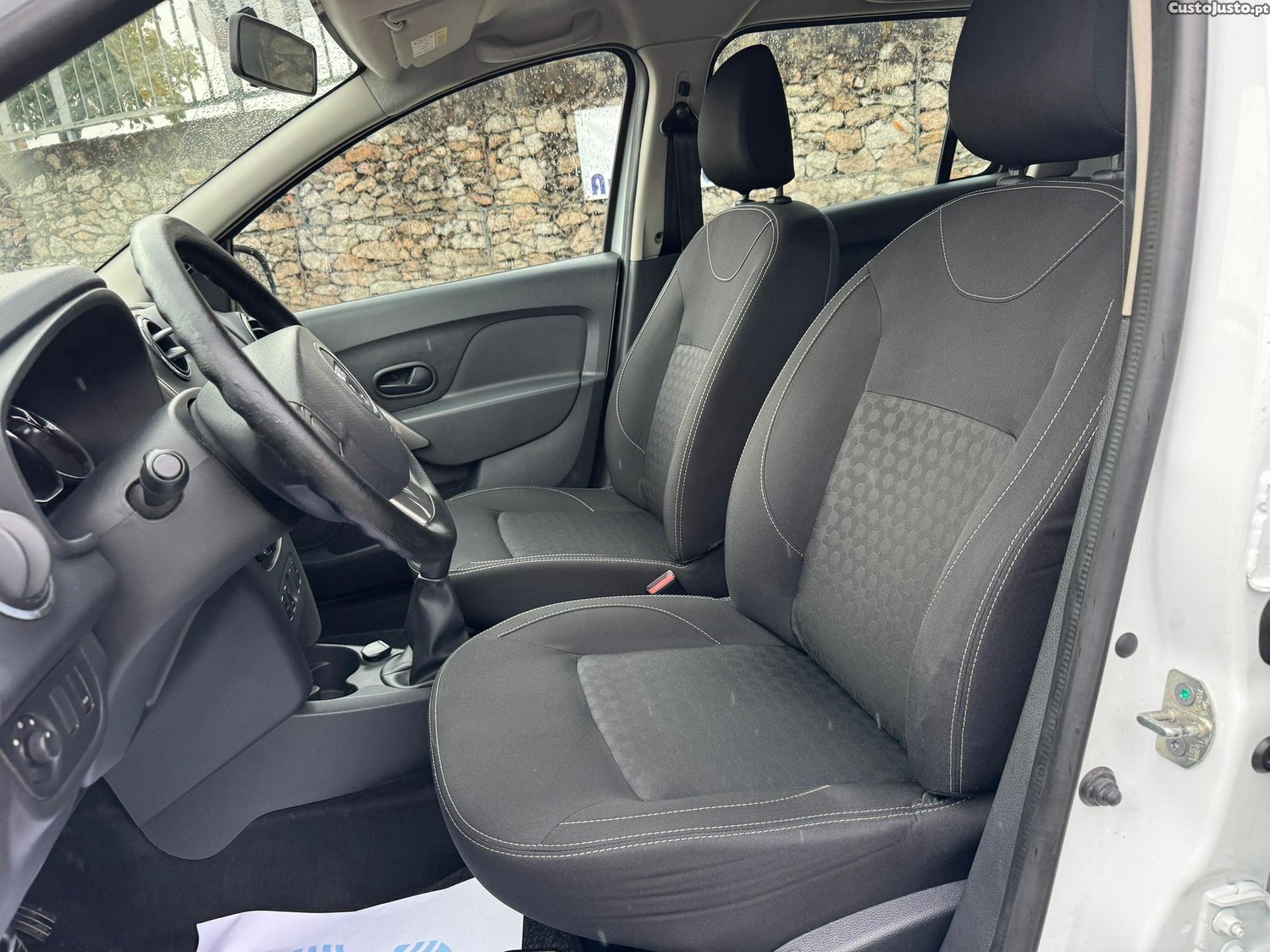Dacia Logan 1.5 dCi Confort — fotografia 6