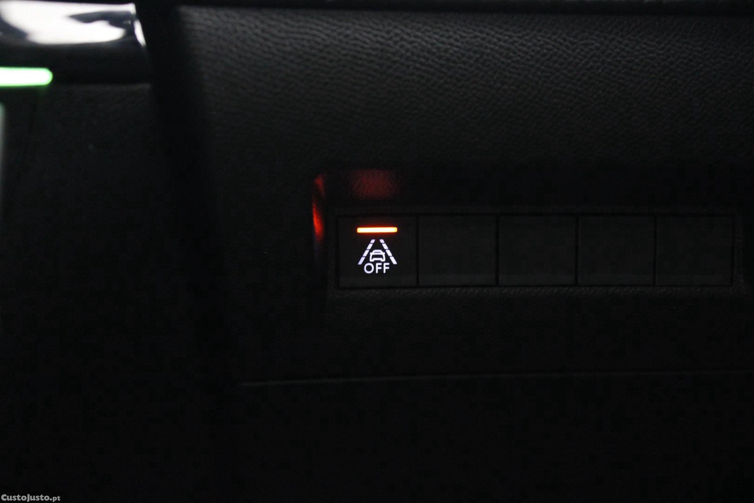 Peugeot 208 1.5 BHDI GT — fotografia 36
