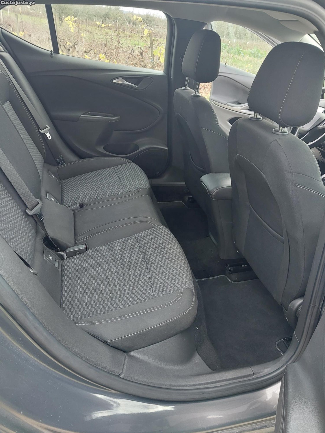 Opel Astra 1.6 TDCI 110cv — fotografia 2
