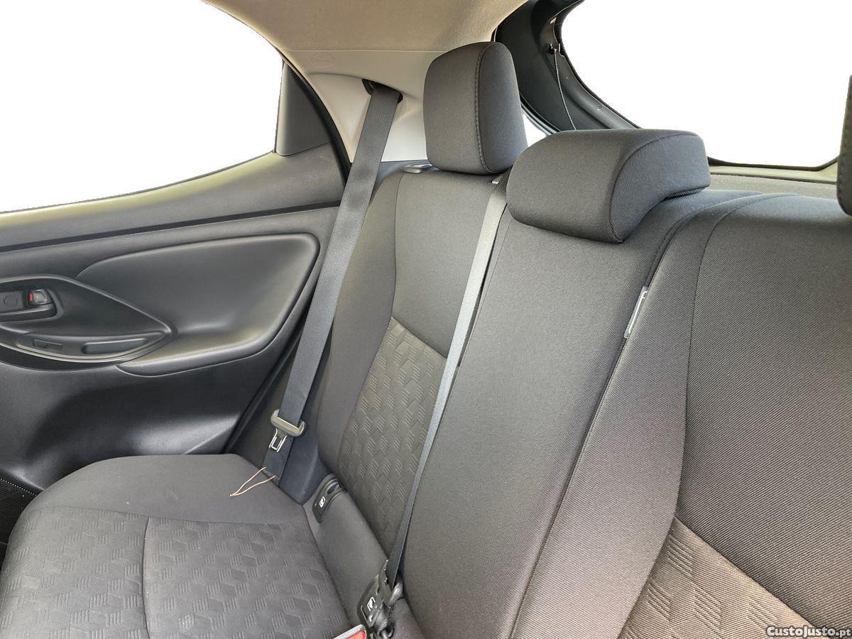 Toyota Yaris 1.5 HDF Comfort Plus — fotografia 9