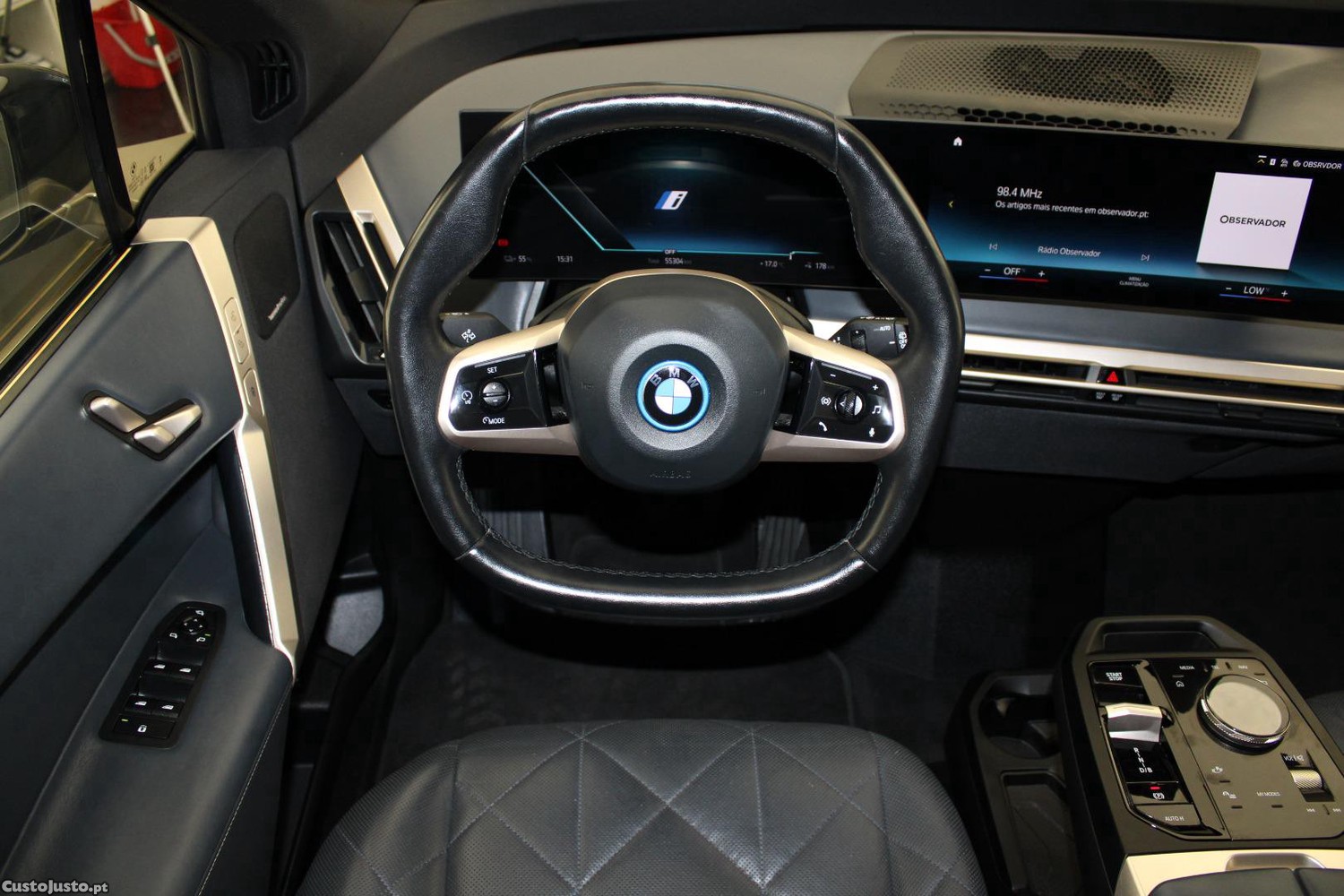 BMW iX XDRIVE 40 PACK DESPORTIVO — fotografia 37