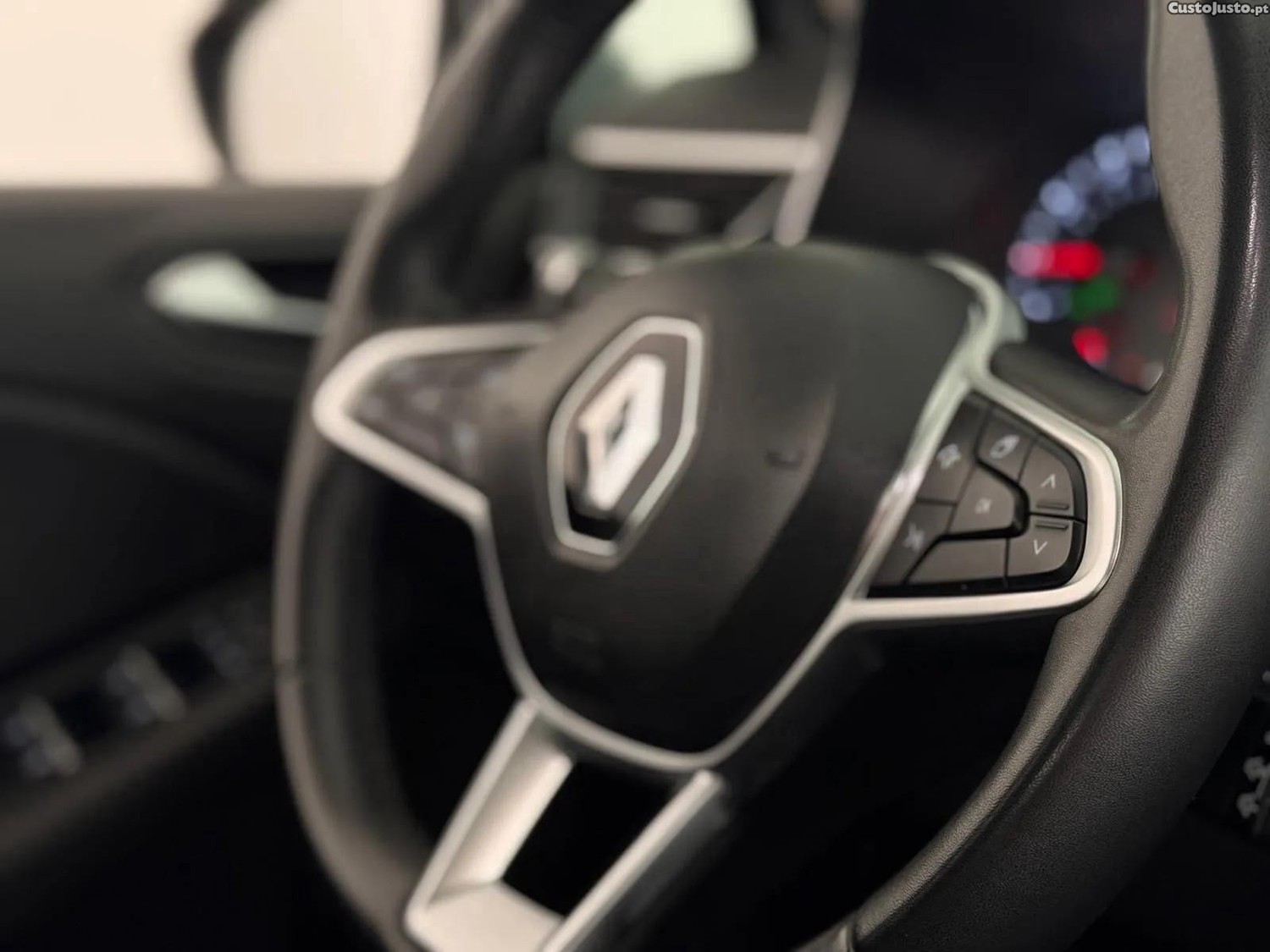 Renault Clio 1.0 Tce Corporate Edition — fotografia 11