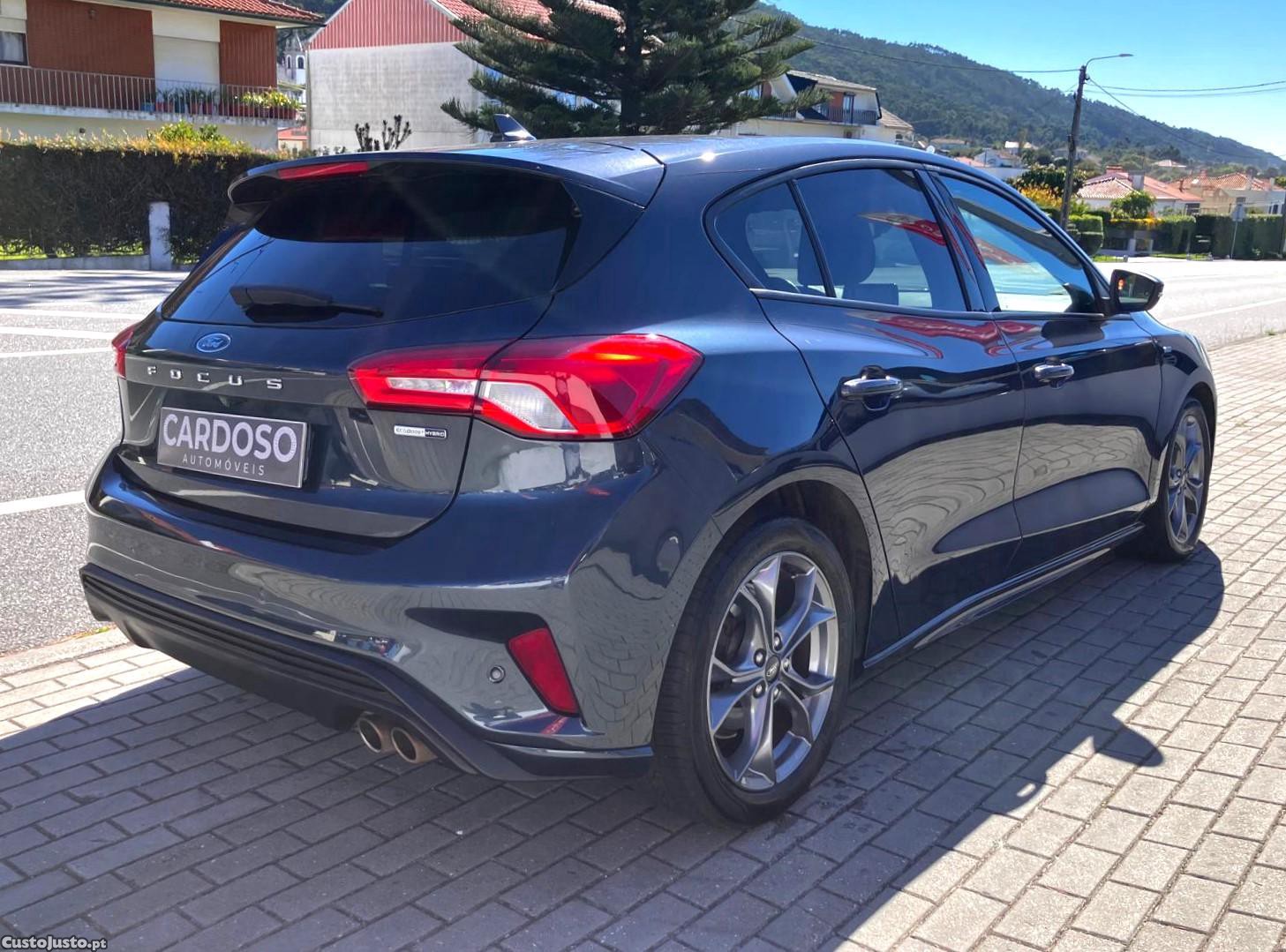 Ford Focus 1.0 Ecoboost Hybrid ST-LINE — fotografia 5