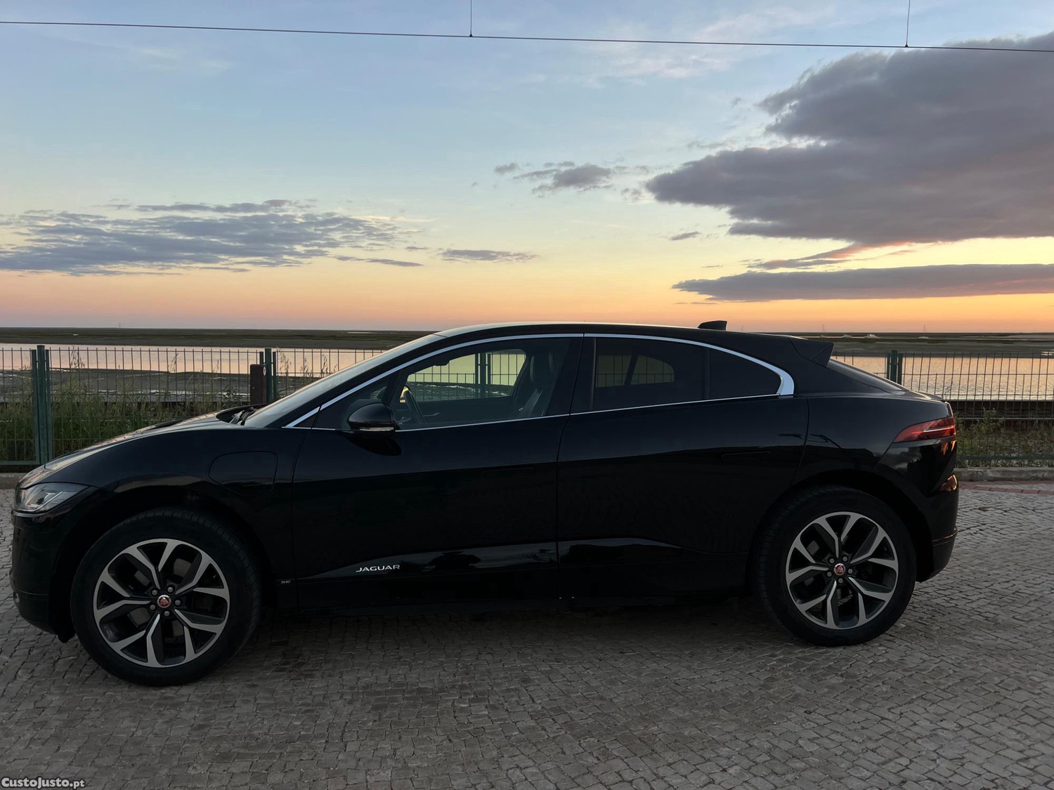 Jaguar I-Pace SE — fotografia 8