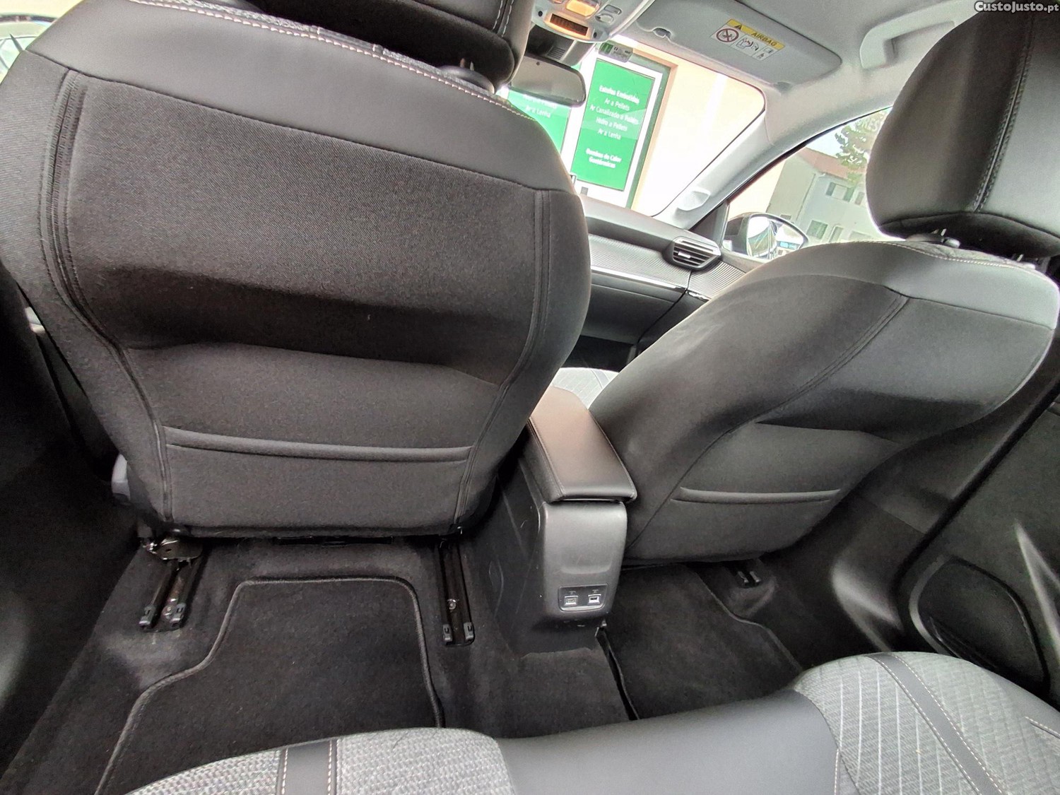 Peugeot 208 ALLURE — fotografia 4