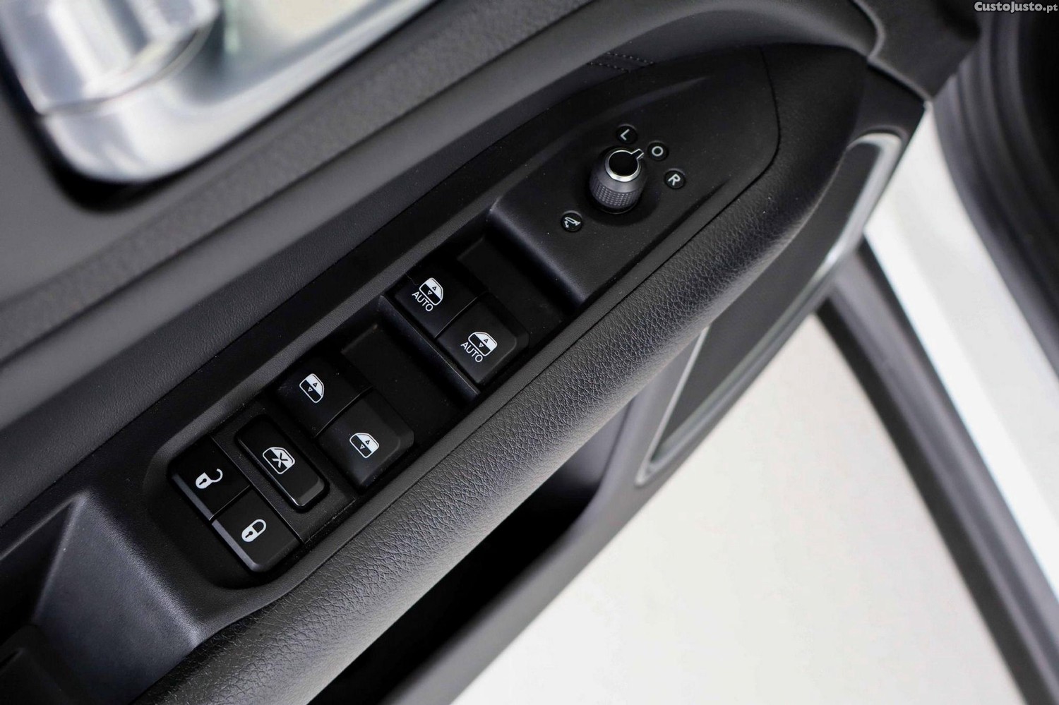 Jeep Compass 1.3 TG Trailhawk — fotografia 28