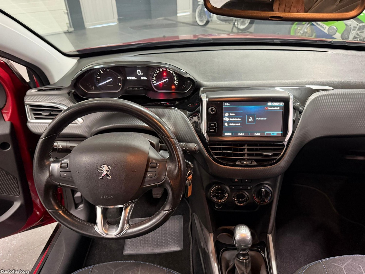 Peugeot 2008 1.5 BlueHDi Style — fotografia 15